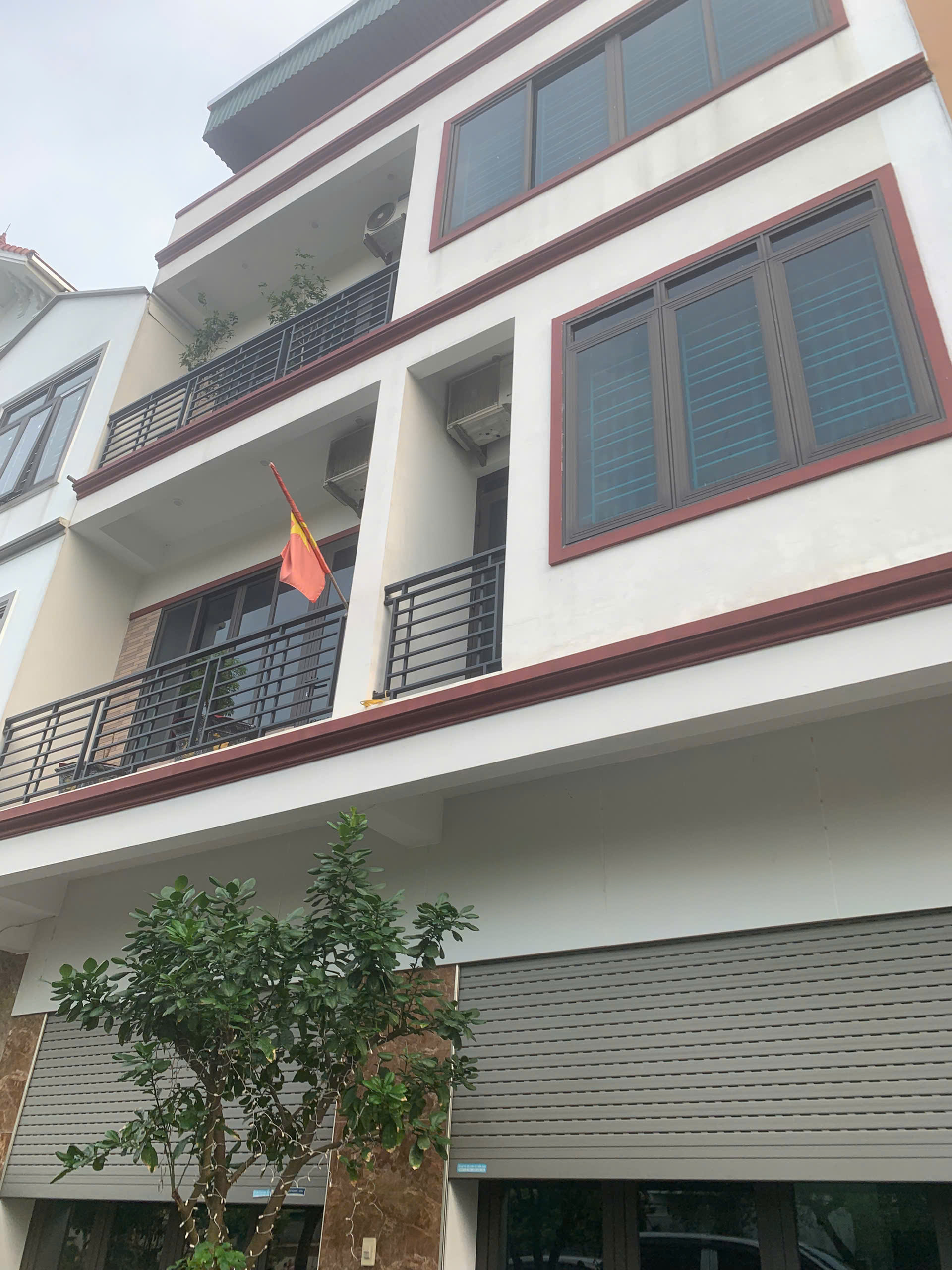 Nhà đẹp phân lô Lĩnh Nam - Hoàng Mai, DT120Mx5 tầng, oto tránh, gara oto, tháng máy, full nội thất, gần time city