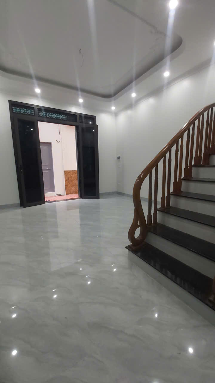 BÁN NHÀ MỚI XÂY 5T TẠI ĐA SỸ - KIẾN HƯNG - ĐI 30M RA CHỖ ĐỖ Ô TÔ - NHỈNH 6 TỶ