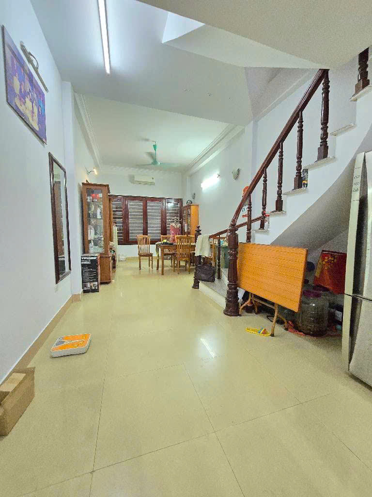 Nhà Xuân La, 50m, 4 tầng! Ô tô nhỏ qua nhà! - Khu đông dân cư! Dân trí cao!