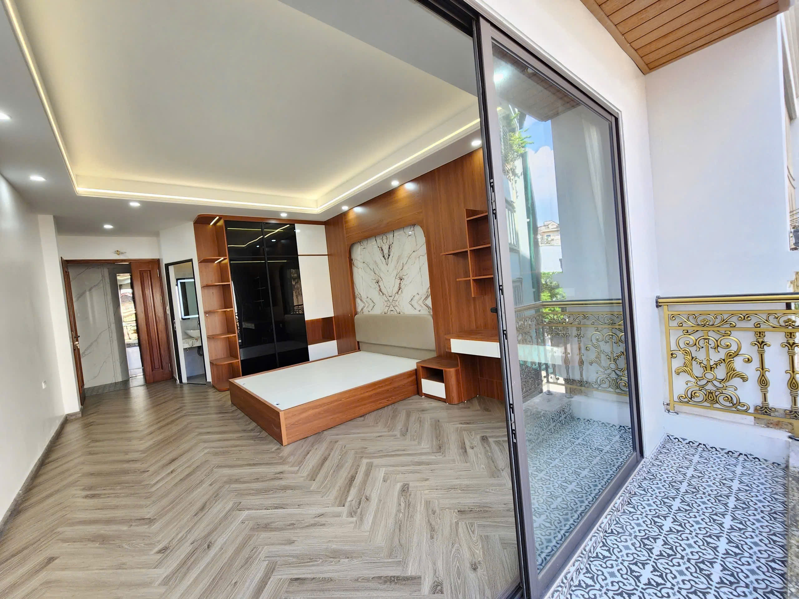 Siêu phẩm Láng Hạ 65m2, 8T thang máy mới, mặt tiền 4.8m Gara ô tô 36 tỷ hiếm Đống Đa