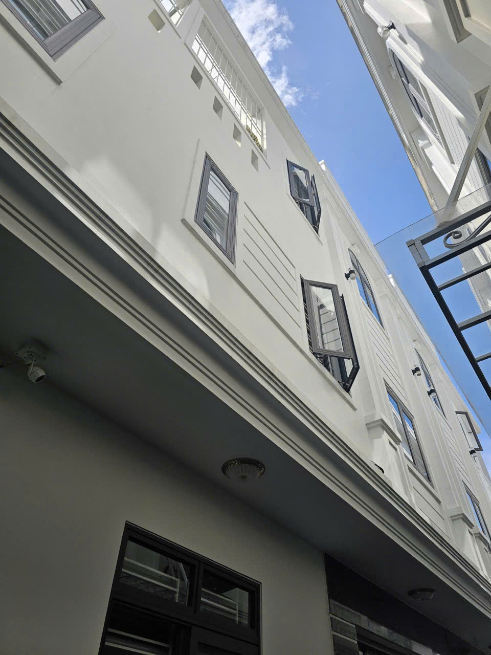 Bán Nhà Đẹp Gần Cầu Rào 1 – Ngô Gia Tự, Hải Phòng Full Nội Thất, Giá Siêu Hấp Dẫn