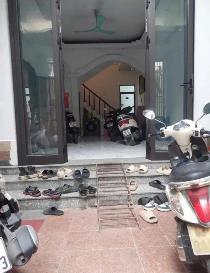 Bán nhà Láng Hạ , ngõ ba gác rộng rãi , thông thoáng , sạch sẽ 75m giá gần 15 tỷ