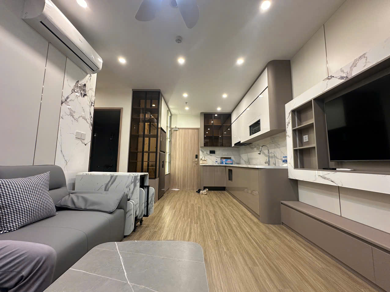 CHO THUÊ 1 PHÒNG TRONG CĂN HỘ 2N2VS TẠI VINHOMES SMART CITY, NAM TỪ LIÊM - FULL ĐỒ, VÀO Ở NGAY