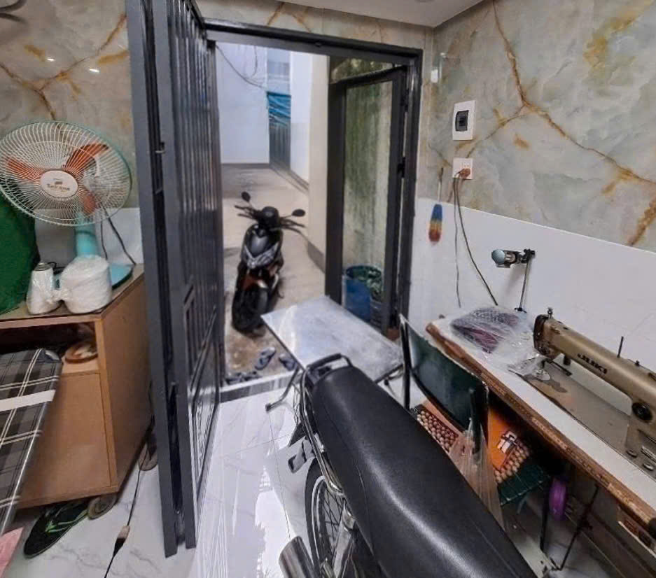 Nhà hẻm Nguyễn Duy Dương – QUẬN 10 – 3 Tầng – 4.7 x 6 m – 3.5 tỷ