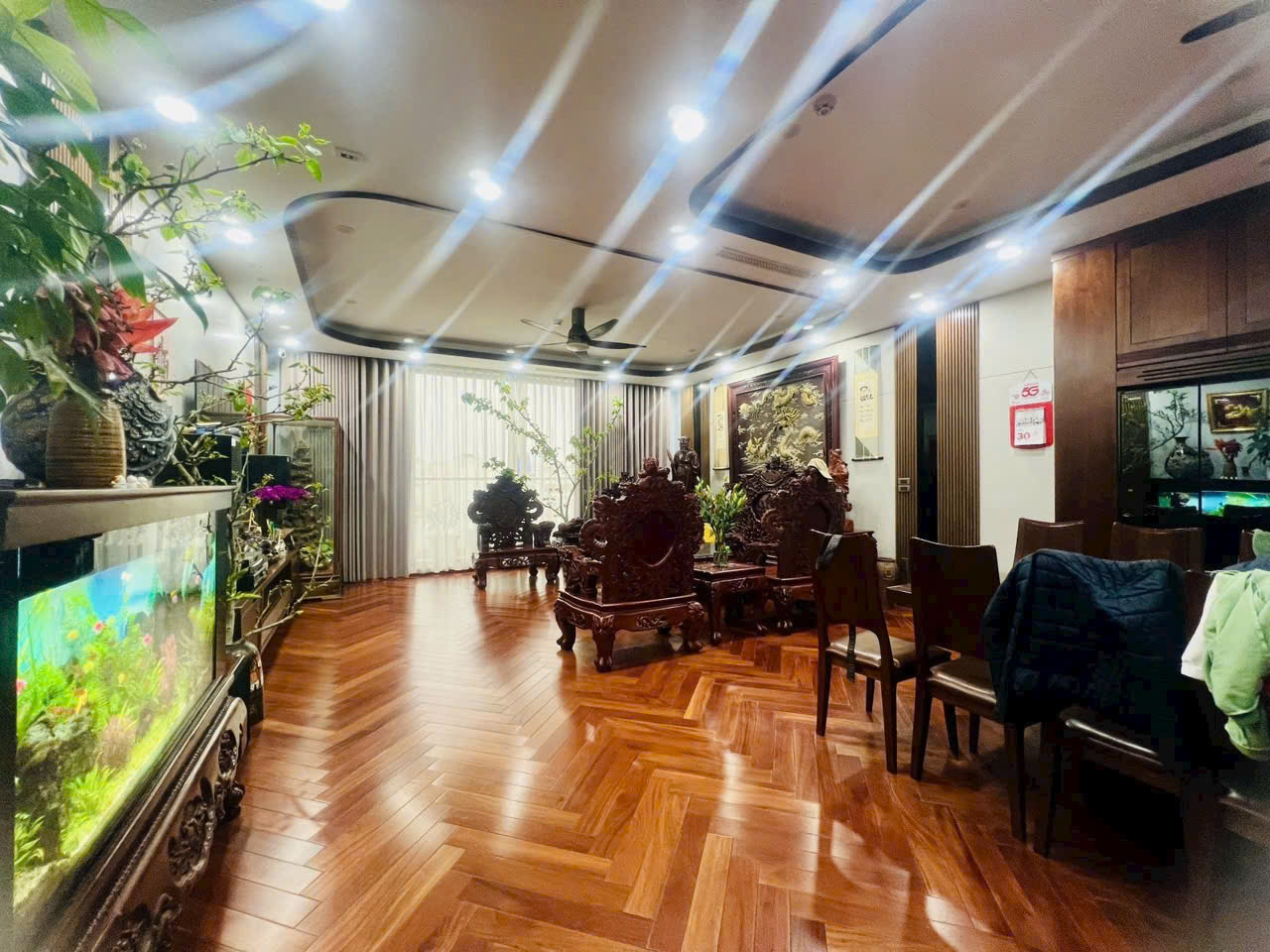 SIÊU PHẨM VIP – ĐẸP NHẤT MẶT PHỐ HỒNG TIẾN – LÔ GÓC – KINH DOANH KHỦNG 100 m, MT 17 M NHỈNH 57 TỶ.