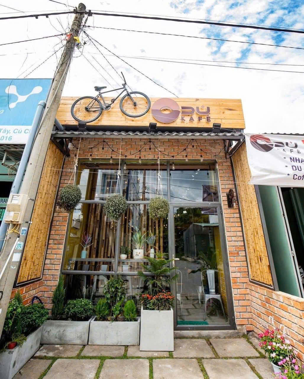 Củ Chi ! NHANH CÒN ! QUÁN CAFE MT ĐẸP LẮM ! QUÁN DTSD 4m x 35m , MB THUÊ : 3 tr / tháng, Tel : 0379397049 ( chính