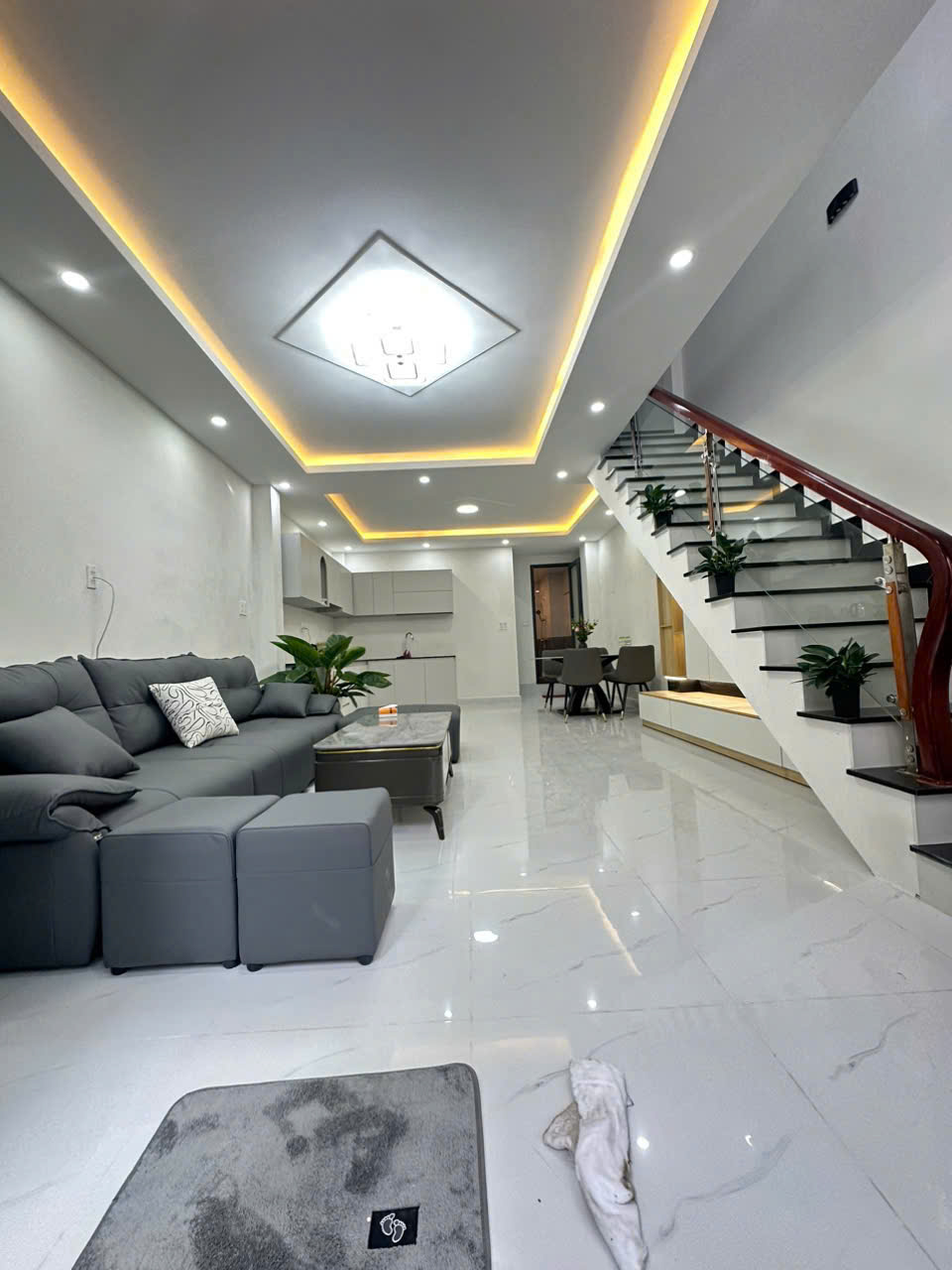 Cần bán căn nhà SRXD đã hoàn công đường 3/2 lõi trung tâm, ngay sau khách sạn Bông Hồng, Đà Lạt