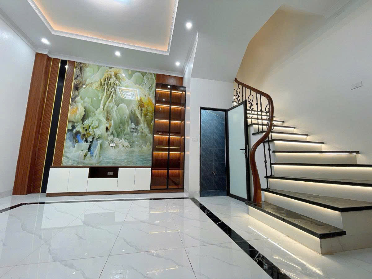 NHÀ MẶT PHỐ NGUYỄN KHUYẾN – ĐỐNG ĐA – KINH DOANH– GIÁ 31 TỶ