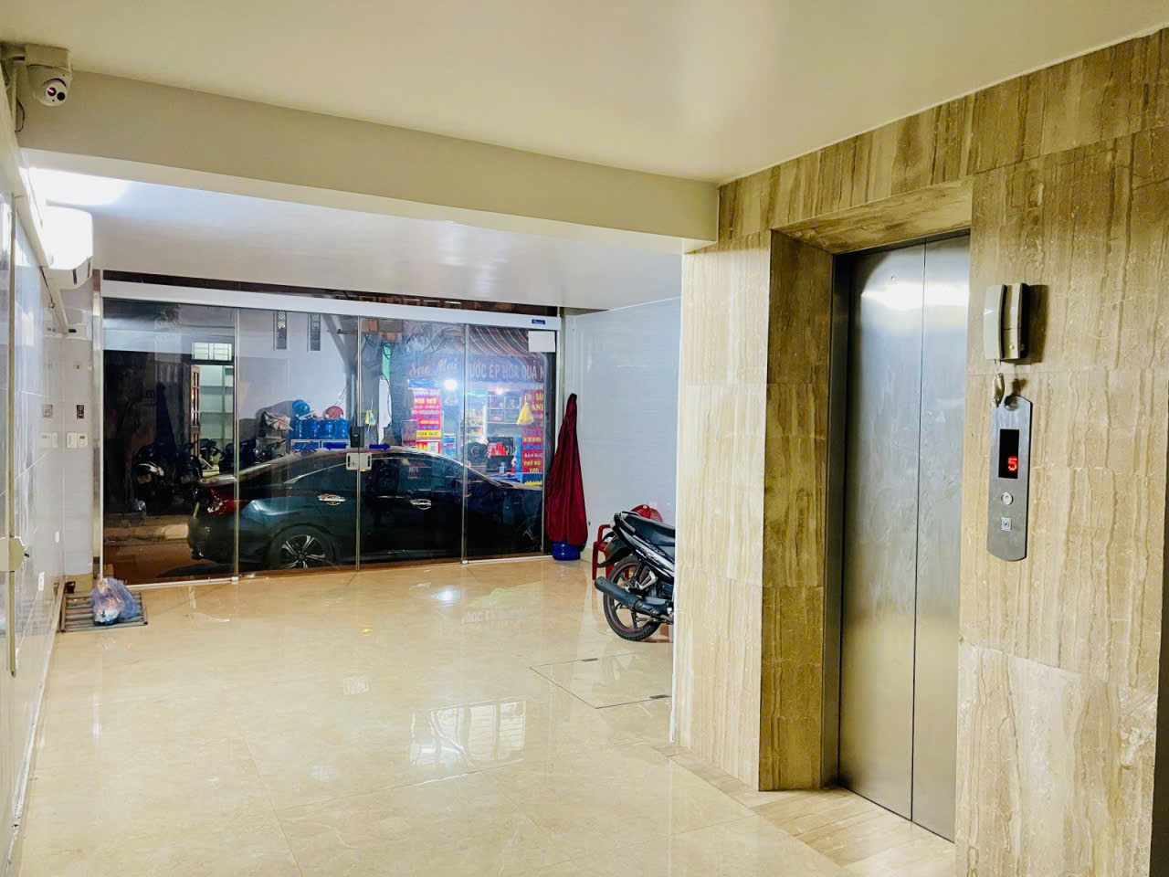 MẶT PHỐ - KINH DOANH - 7 TẦNG THANG MÁY - HAI THOÁNG - MẶT TIỀN ĐẸP 5M- NỞ HẬU -Nguyễn Hoàng 70 m, 7T, MT 5m, 32T