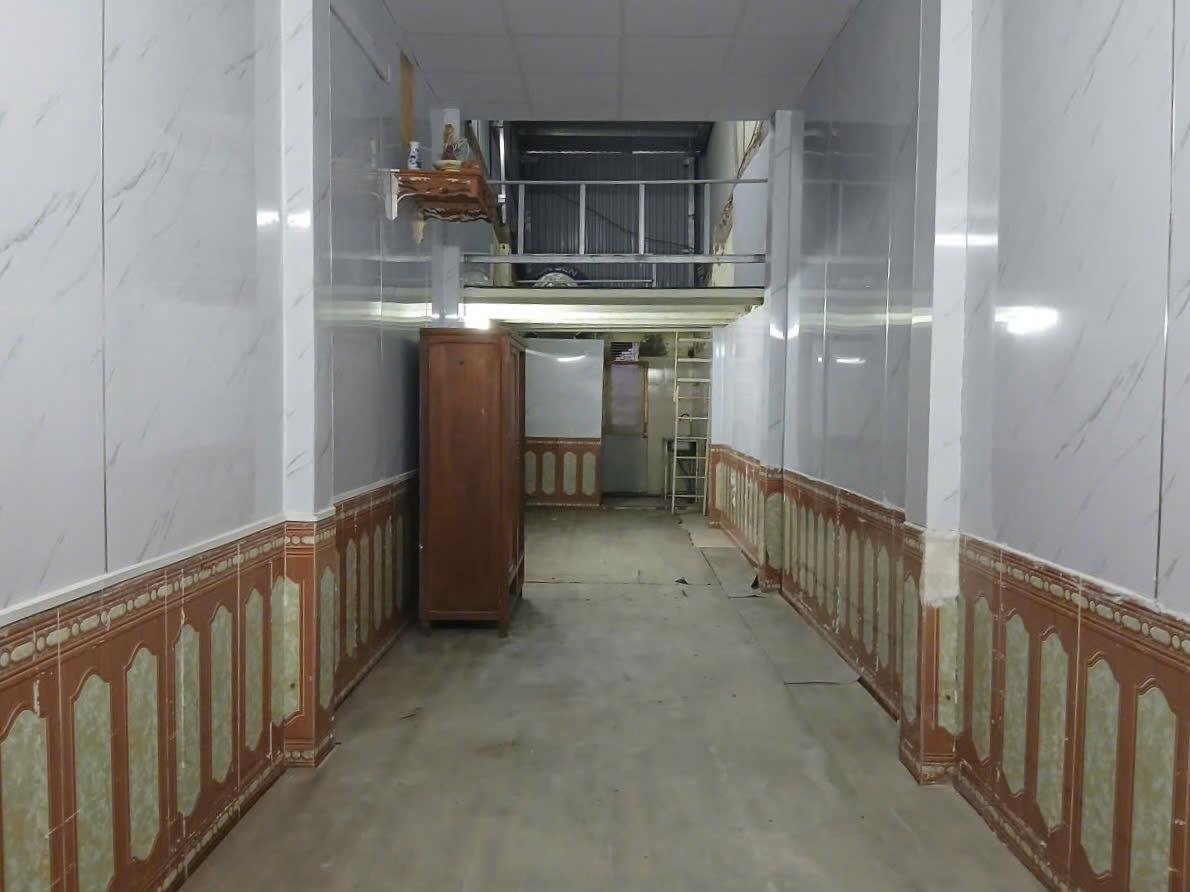 Cần cho thuê nhà cấp 4 có Gác xép 20 Bạch Thái Bưởi - Phúc La - Hà Đông (Đường to và thoáng)