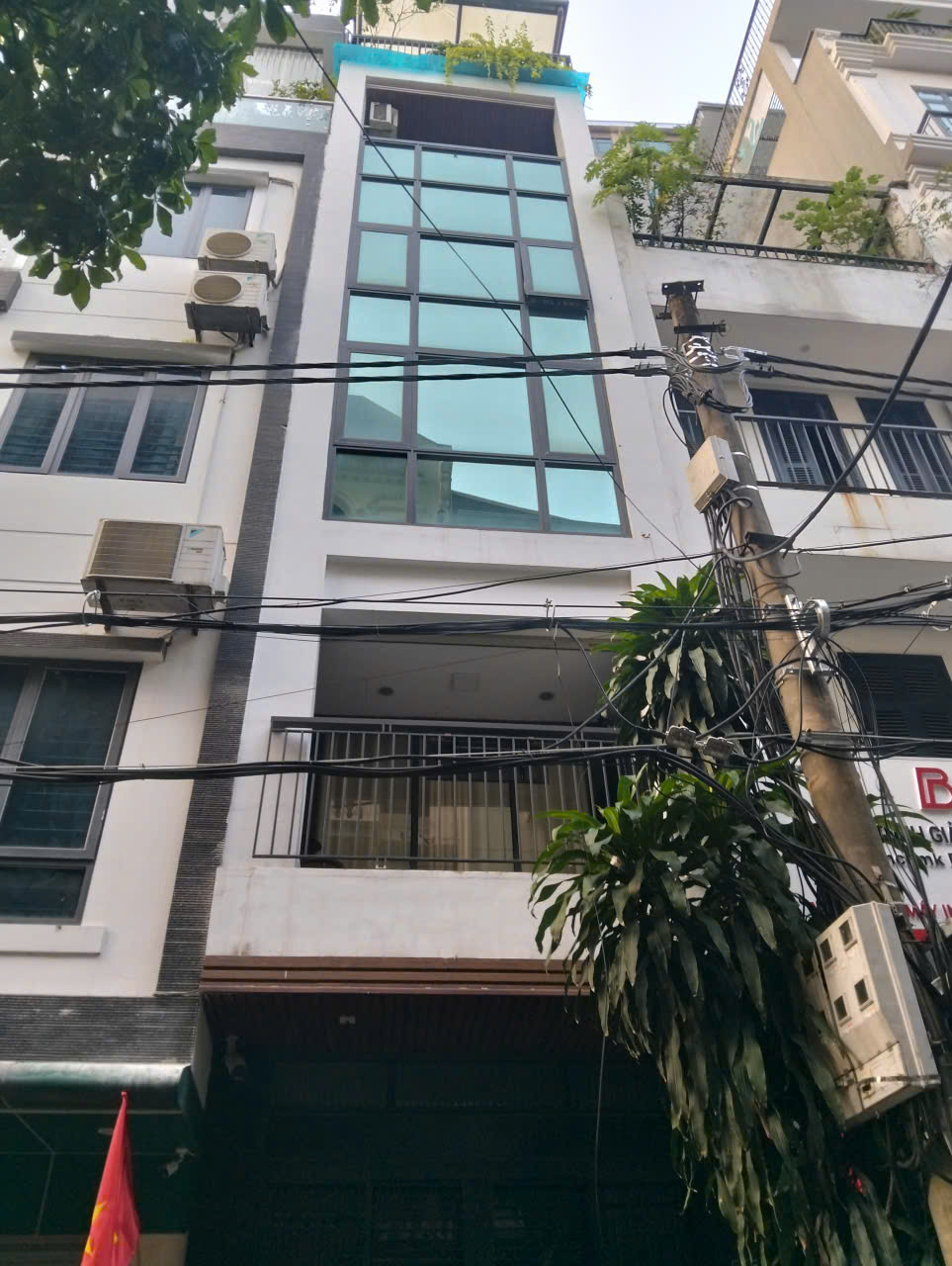 Bán Nhà Phân Lô Vỉa Hè Ô Tô Tránh – Trung Kính, Cầu Giấy – 40m² x 6T, Giá 19.2 Tỷ