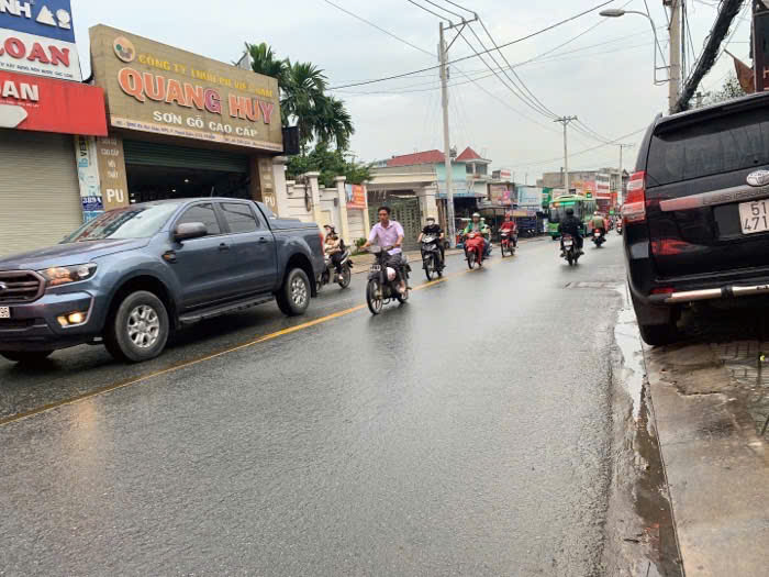 Nhà trệt lầu mặt tiền TX 18 ngay Ngã Tư Ga- 76m2 (6 nở hậu 6,5)x12- 6,35 tỷ ..