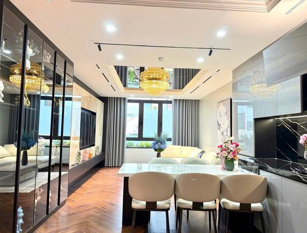 BÁN NHÀ ĐẸP NGUYỄN VĂN LINH LONG BIÊN, THANG MÁY-MỚI TINH- OTO TRÁNH-55M NHỈNH 9 TỶ(TL)