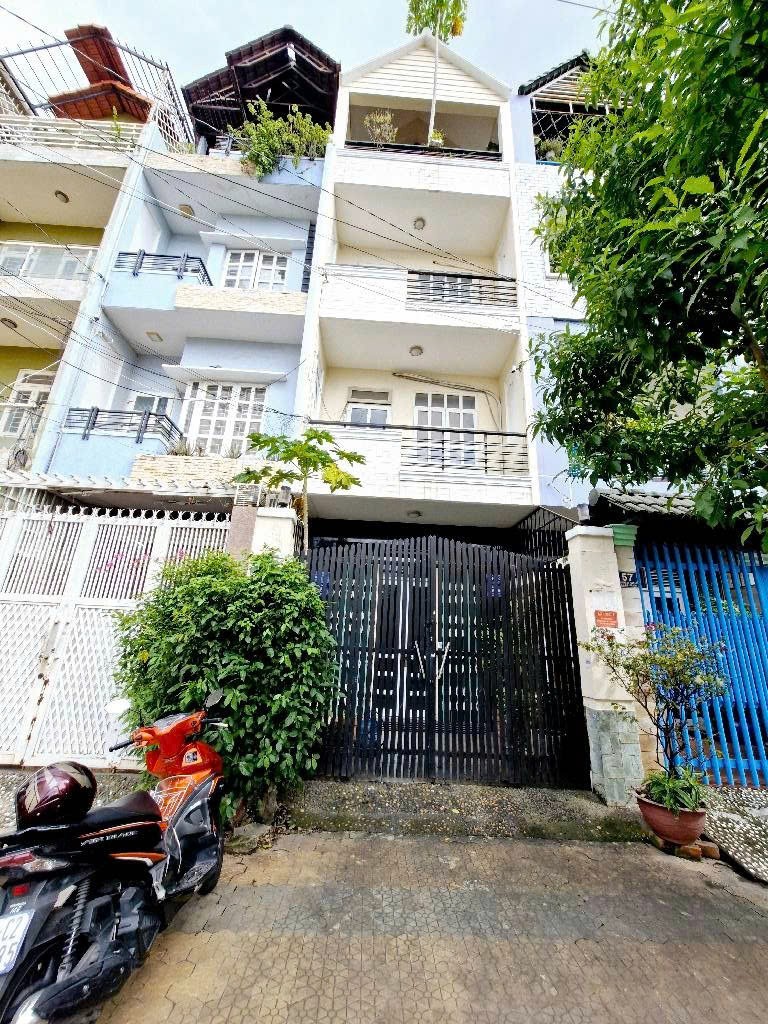 NHÀ ĐẸP – GIÁ TỐT –CẦN BÁN NHANH 3 CĂN NHÀ TẠI đường Tạ Quang Bửu Phường 2 Quận 8, HCM
