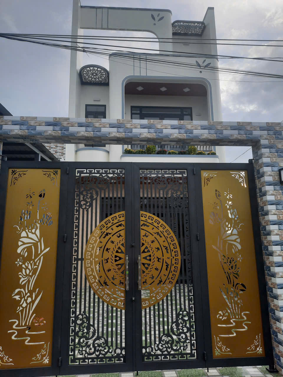 nhà phố cầu đen