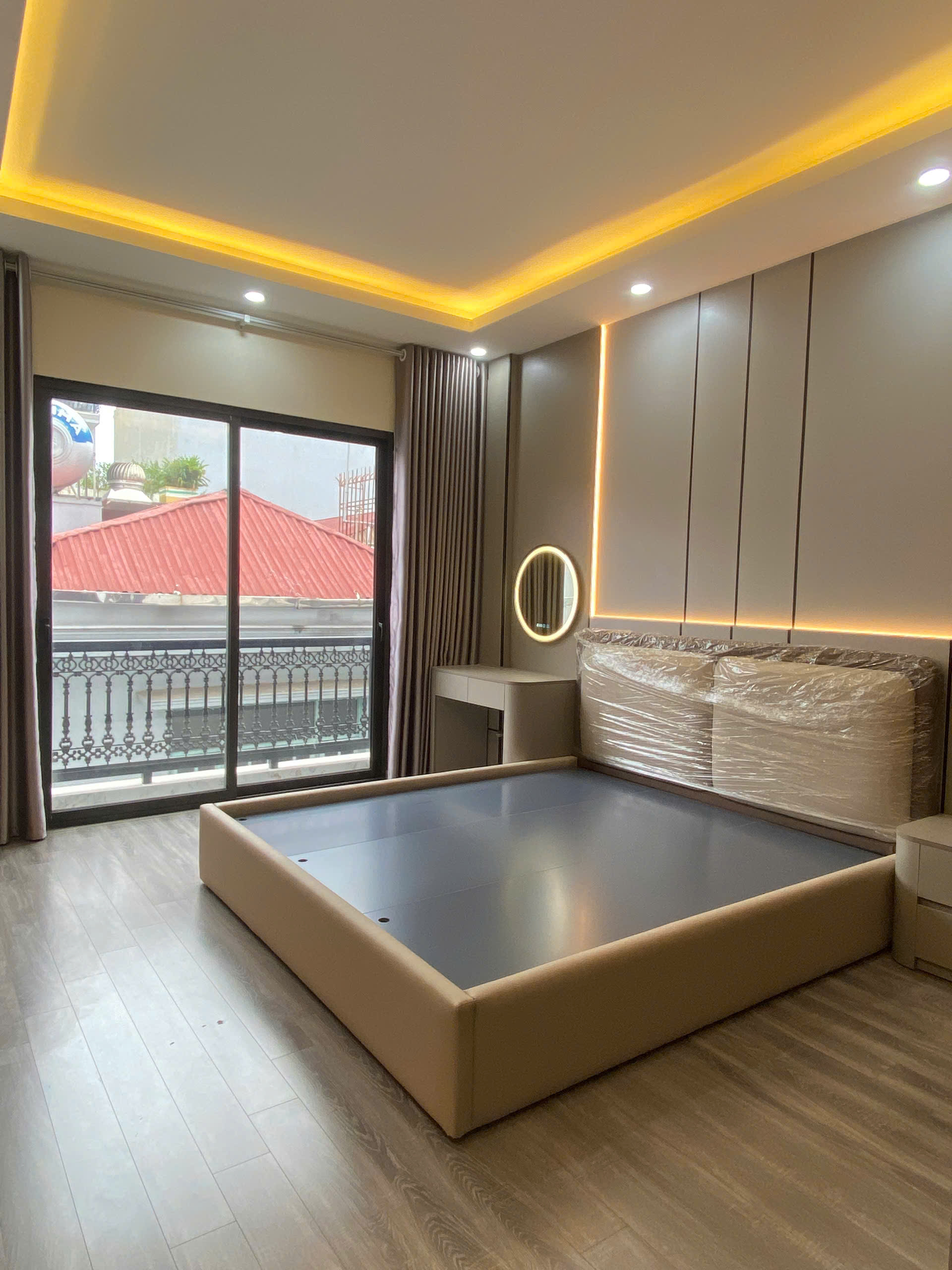 SIÊU ĐẸP, BÁN NHÀ NGUYỄN SƠN LONG BIÊN, THANG MÁY-OTO VÀO NHÀ-NGÕ THÔNG-NỞ HẬU, 52M NHỈNH 17 TỶ(TL)