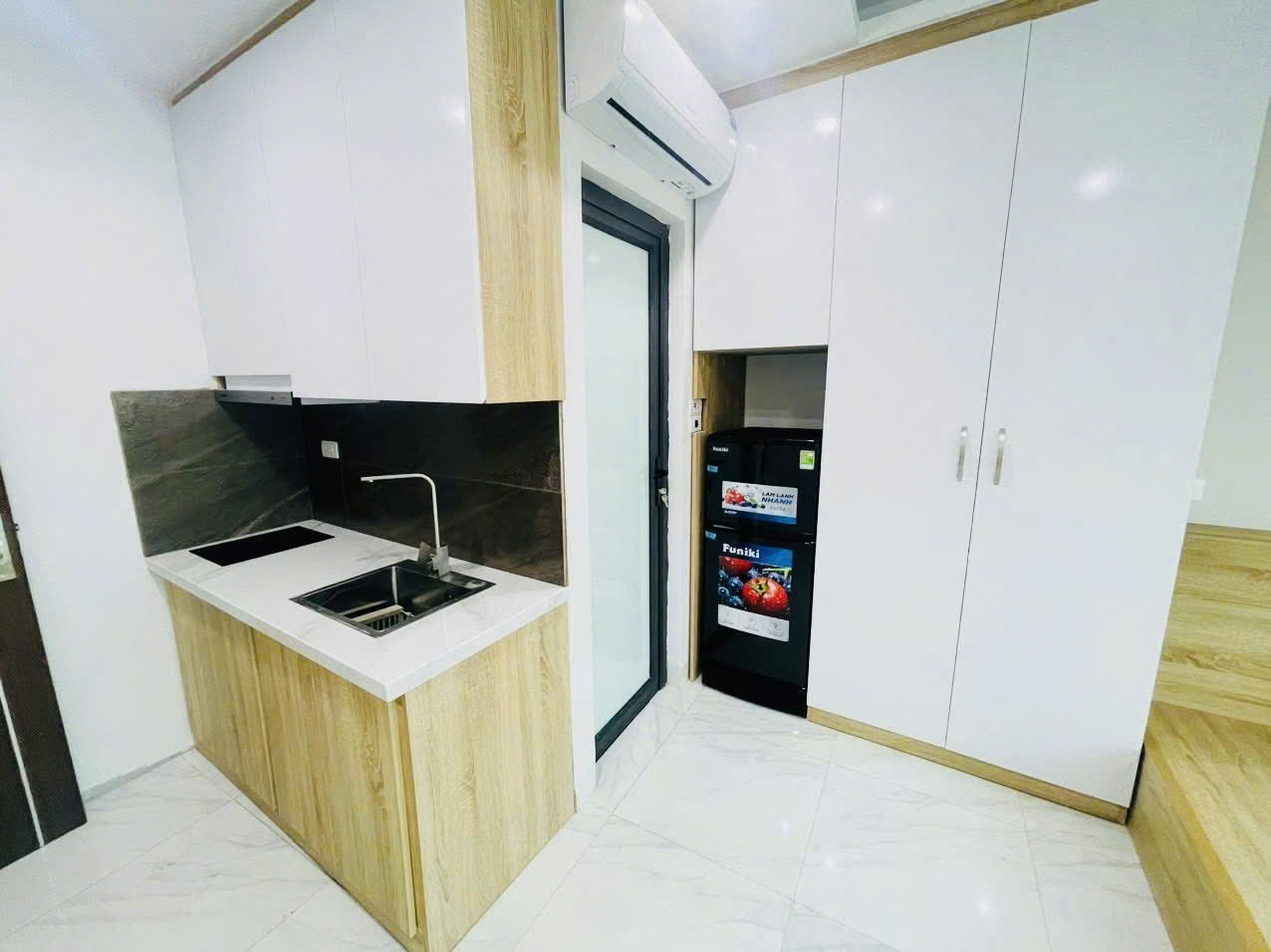 TÒA CHDV NGAY NGÃ TƯ VỌNG - LÔ GÓC - ĐƯỜNG THÔNG Ô TÔ TRÁNH - MẶT TIỀN BỀ THẾ - 29PKK - 180TR/THÁNG- 99 m, 8 tầng, mặt