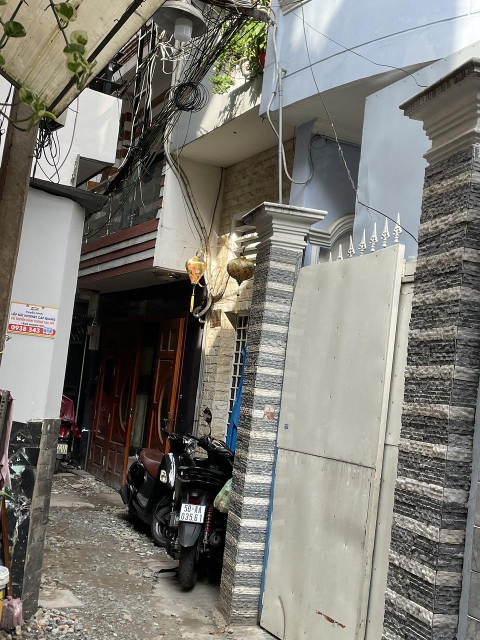 Nhà xinh Tân Bình giá hời, sổ hồng trao tay: 14m2, 3 tầng, 2PN, hẻm Nguyễn Bặc, chỉ 2.5 tỷ - Gọi ngay 0938772167!