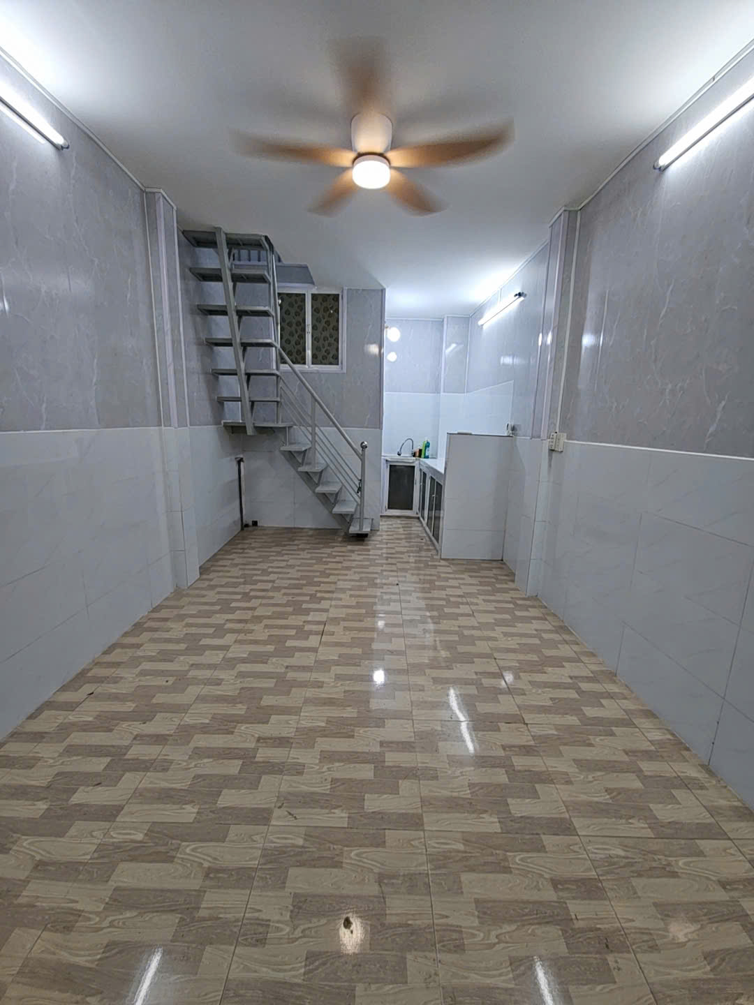 Sát mặt tiền xe hơi himlam Q7 tân Hưng Ngang 3 dài 7 CÓ 3 TỎI