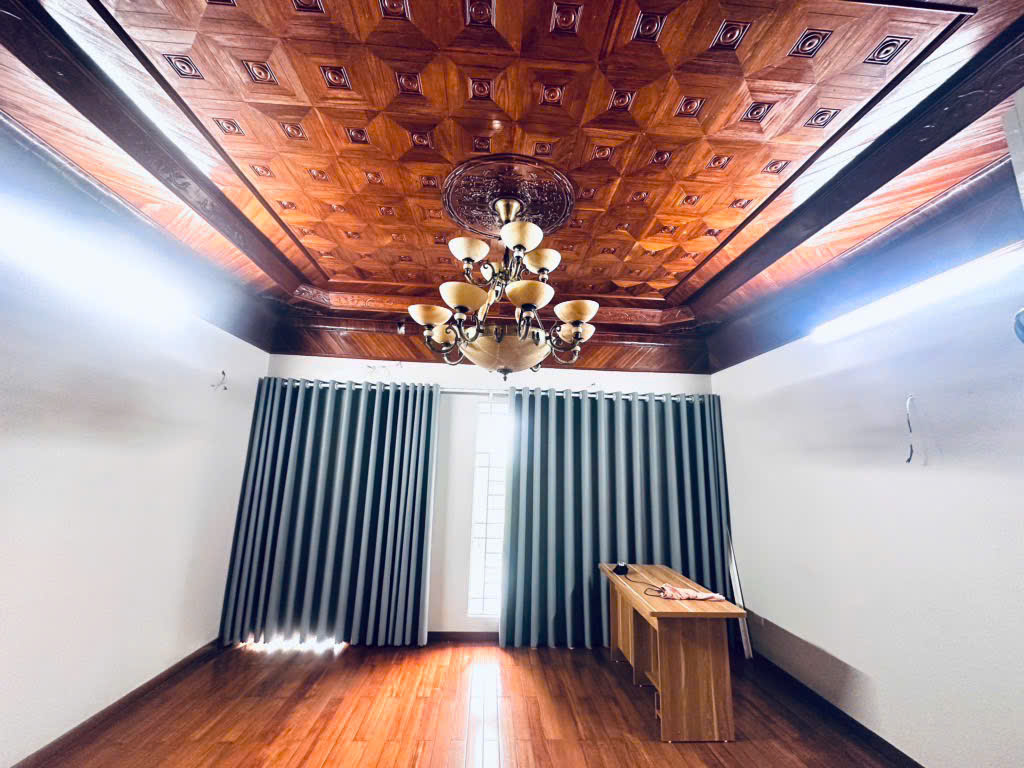 Bán nhà đẹp Hoàng Như Tiếp tầng gara- sát mặt phố tiện ích ngập tràn- 50m 5 tầng 11,4 ty(TL)