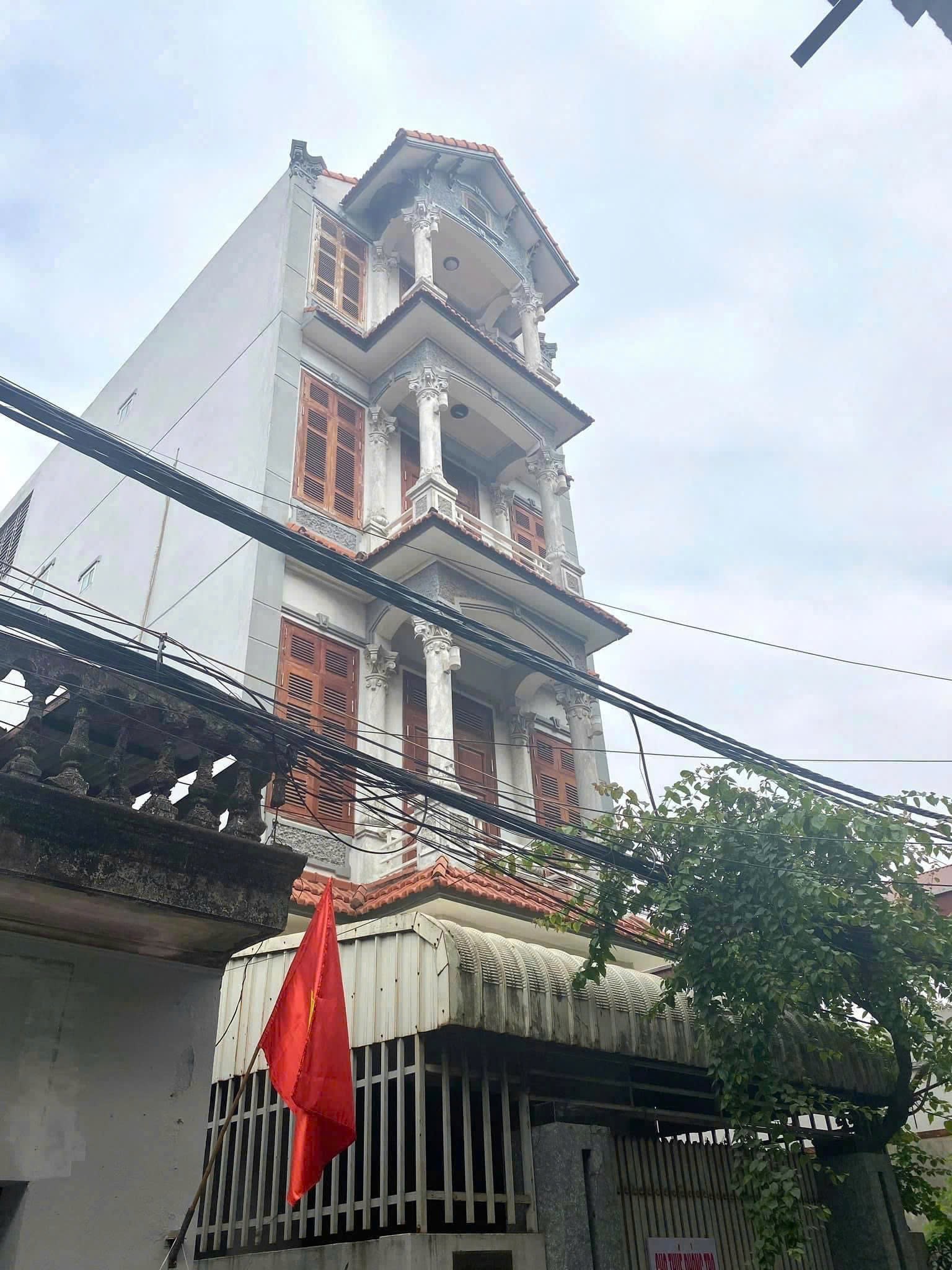 NHÀ ĐẸP - GIÁ TỐT - CHÍNH CHỦ CẦN BÁN NHANH CĂN NHÀ NgÕ 987 ,NGÔ GIA TỰ ,VIỆT HƯNG