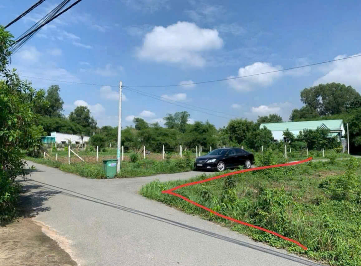 Bán lô đất góc 2 mặt tiền đường nhựa 1/ Tỉnh Lộ 15, xã Phú Hòa Đông dt 964m2 giá 5,6 tỷ