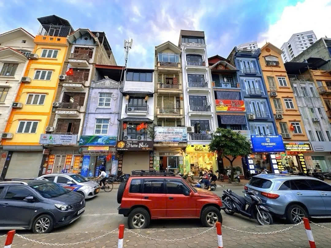 Bán nhà phố Trung Kính 40m² x 6 tầng, MT 4m, vỉa hè, ô tô tránh, kinh doanh 24 Tỷ