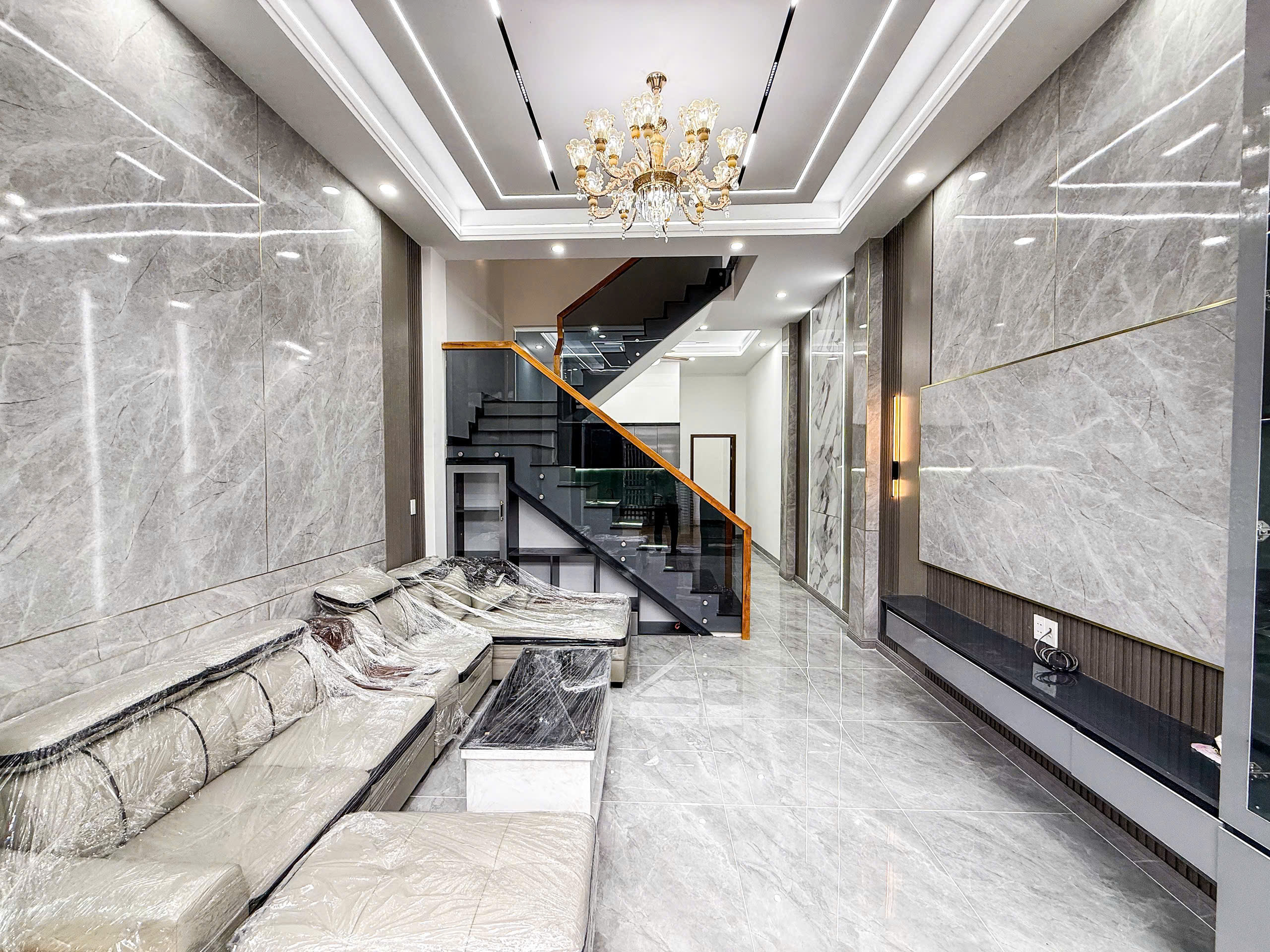 Bán nhà 1 Trệt 1 Lầu P.Biên Hòa,SHR đường nhựa 2 ô tô,gần CA P.Biên Hòa