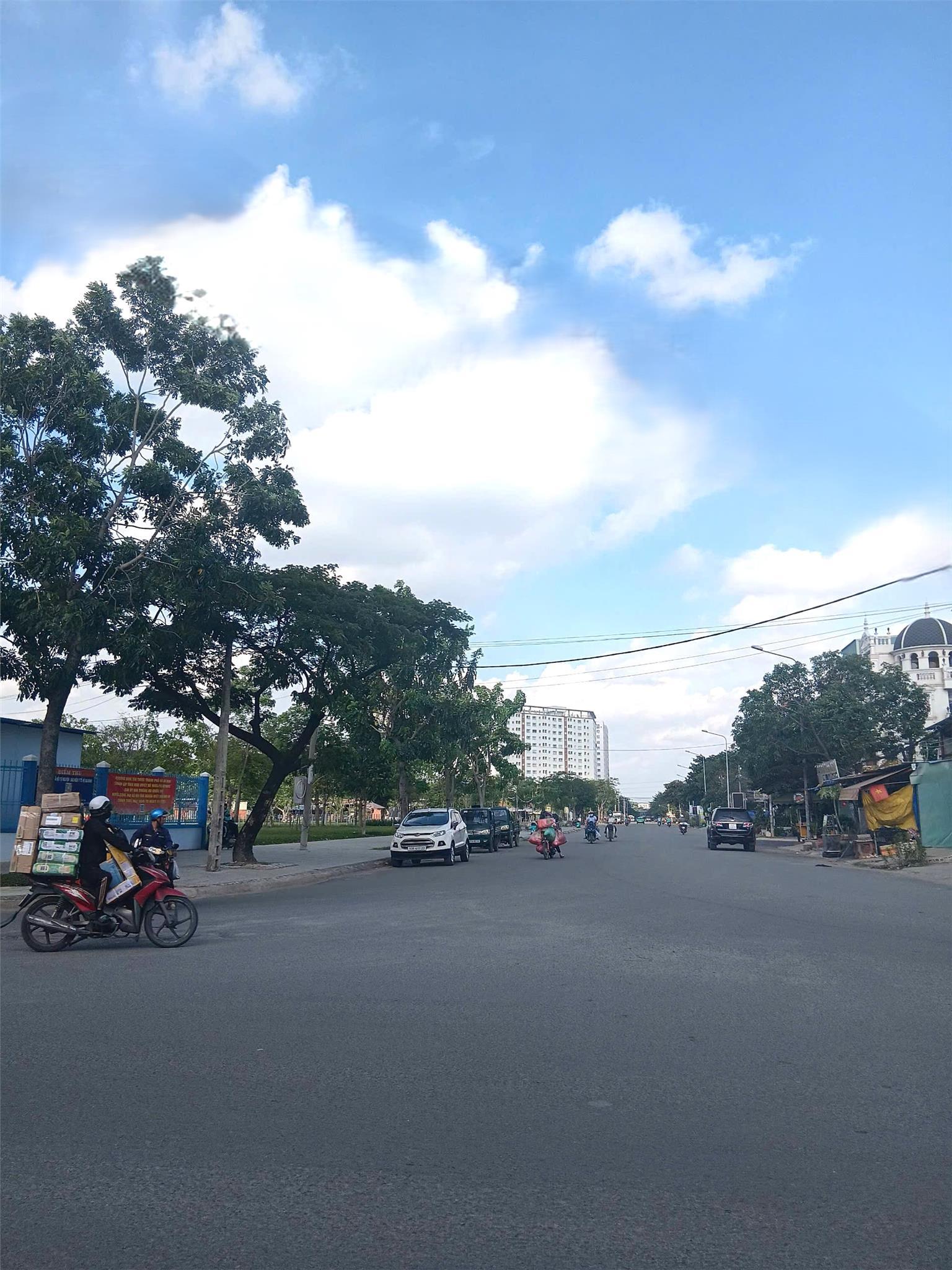 BÁN NHÀ - HXH - BÌNH TÂN - 4 TẦNG - 4MX17M - 9 PHÒNG NGỦ - NHỈNH 6 TỶ