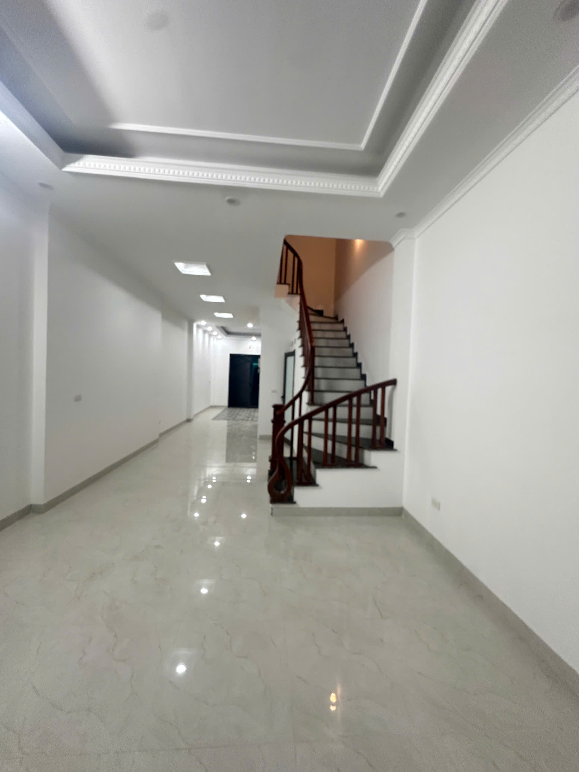 SIÊU HIẾM – Ngọc Hồi – Thanh Trì 59m² x 5 tầng thang máy, ô tô vào nhà, giá chỉ 8.7 tỷ lh 0975124520