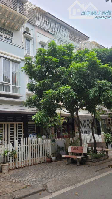 Chính chủ bán Lk Vigalcera Xuân Phương. DT 100m x 5 tầng. MT 5M. Đường 15m. Giá 19,5 tỷ. LH: 0964769634