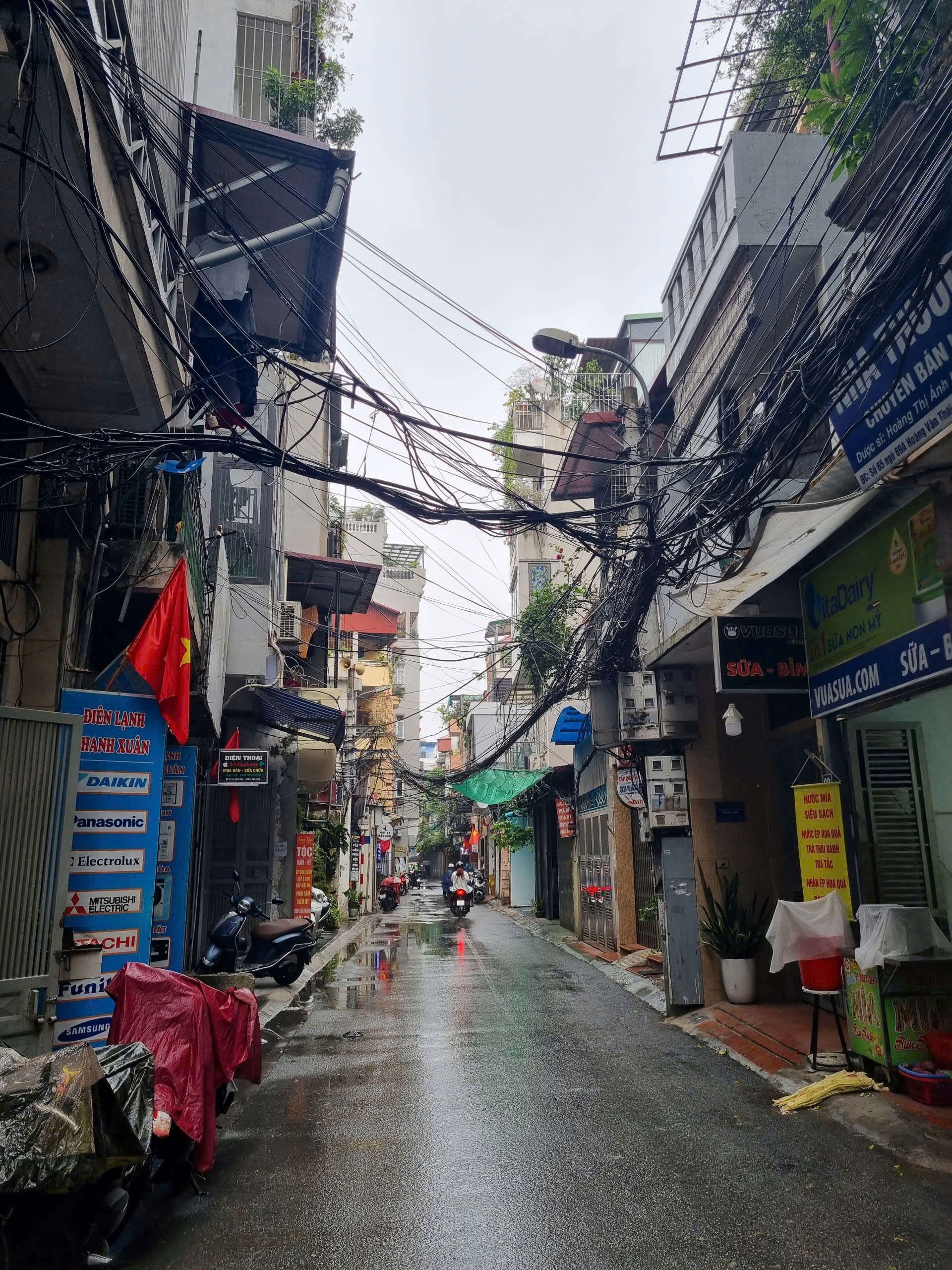 Bán nhà phố Hoàng Văn Thái ô tô tránh kinh doanh 69m2, 5 tầng 2 thoáng giá chỉ 17.9 tỷ