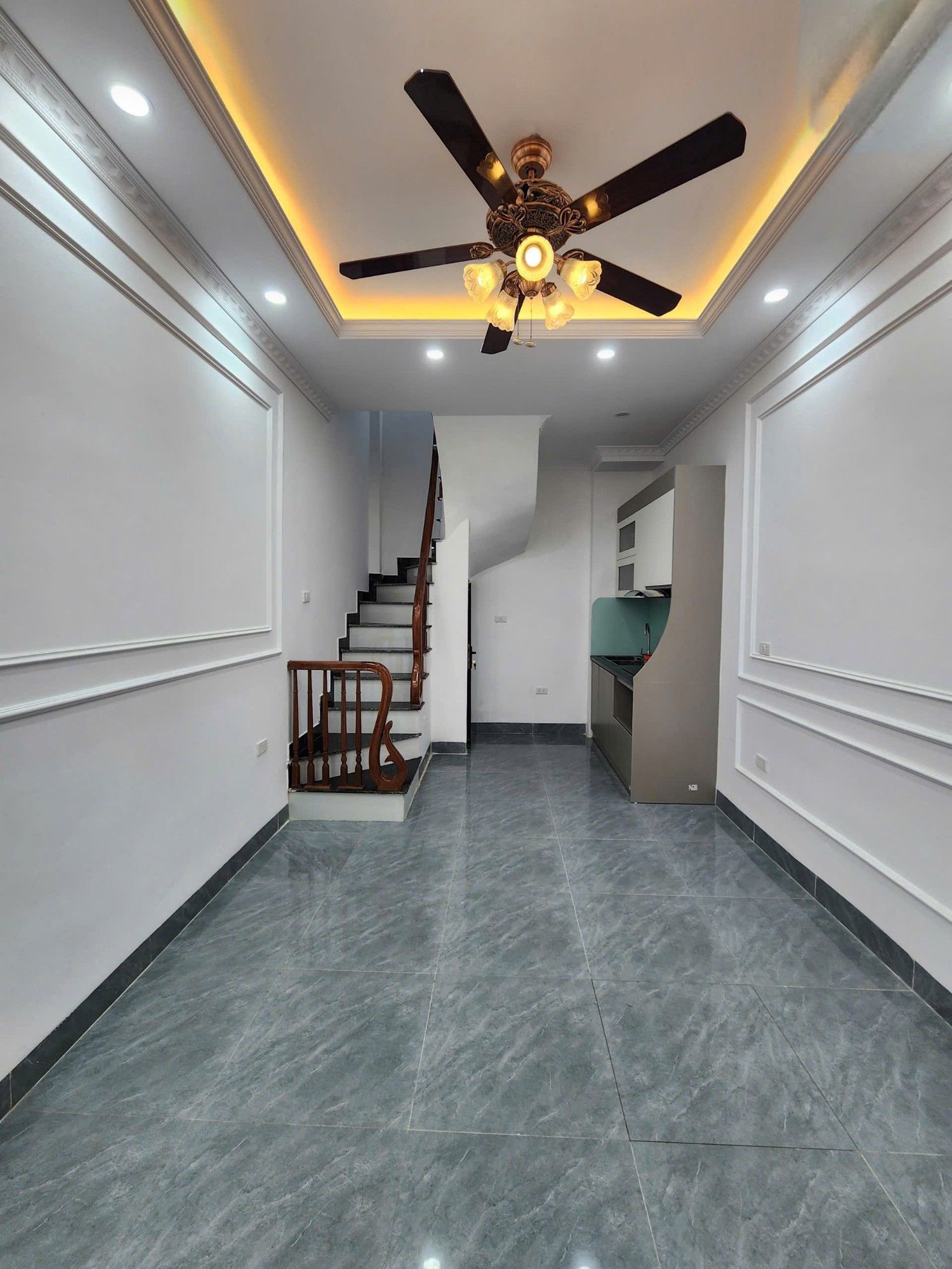 TRUNG TÂM BA ĐÌNH – CÁCH PHỐ 10M – NHÀ MỚI ĐẸP – FULL NỘI THẤT – NHÀ ĐỂ XE & BÀN TRÀ RIÊNG ...