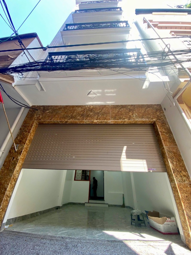 NHÀ MỚI KÍNH KOONG – THANG MÁY – Ô TÔ VÀO NHÀ – NGÕ THÔNG – GẦN HỒ – CÁCH PHỐ 20M