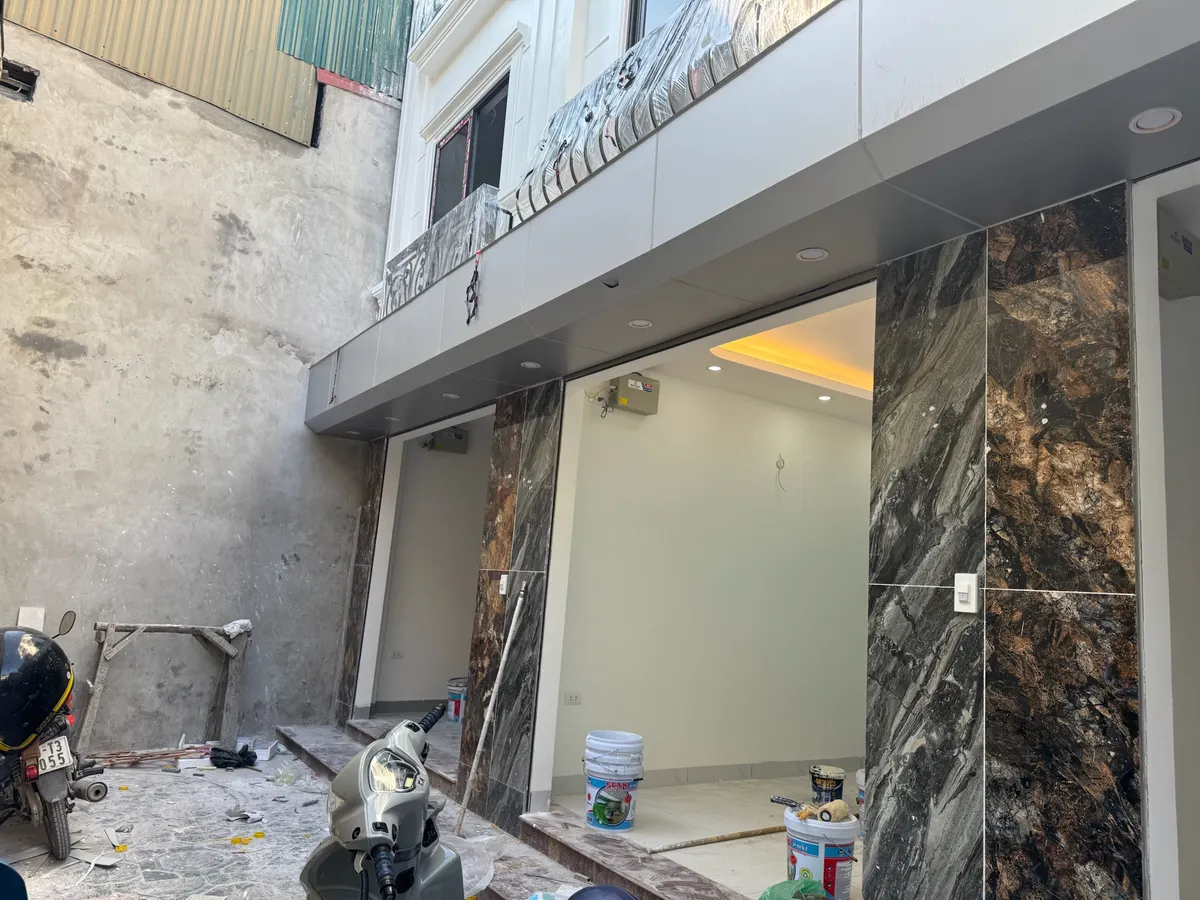 Nhà mới tinh phố Vĩnh Hưng - 38m2 x 6pn, VF3 vào nhà - giá tốt