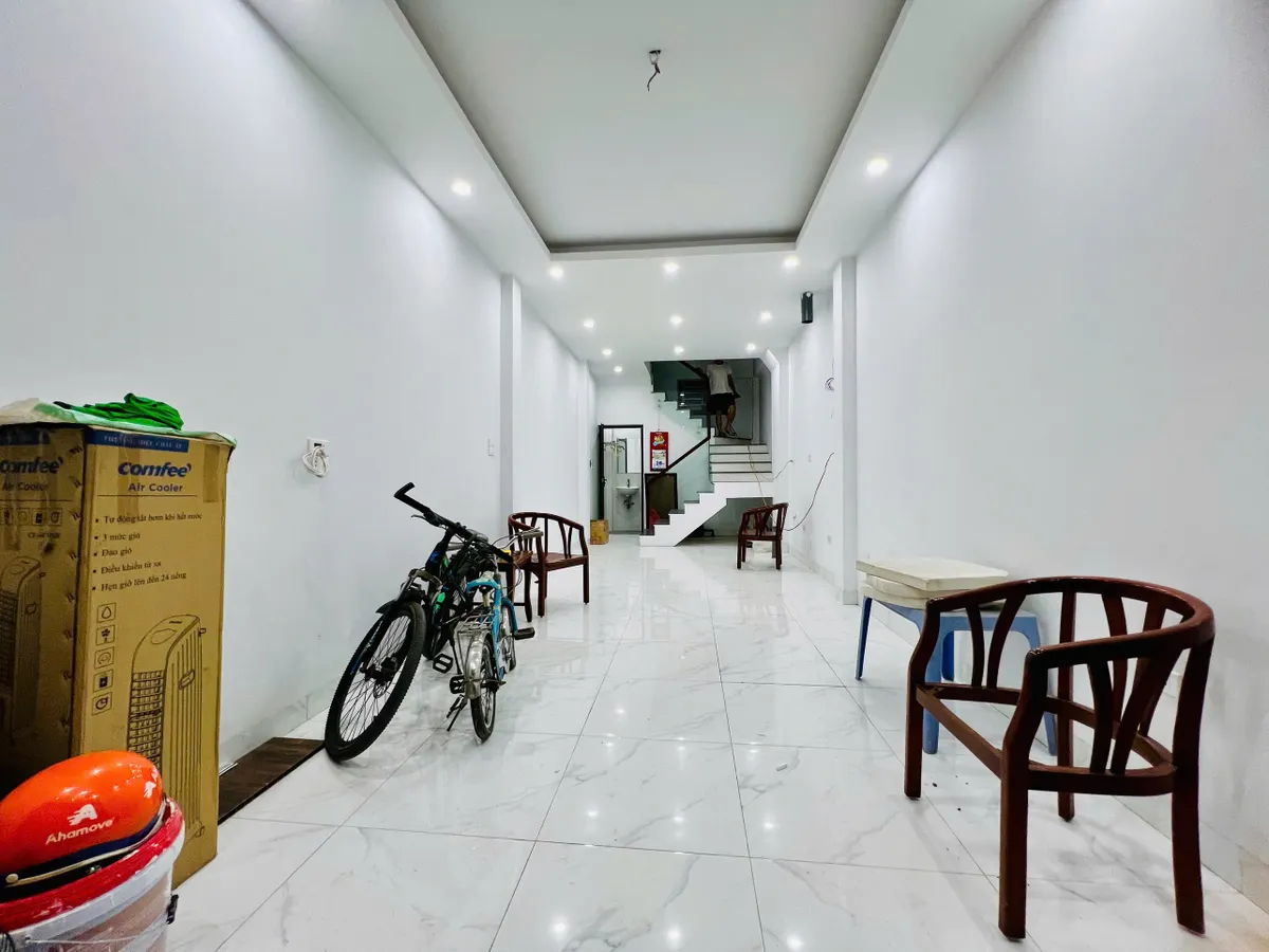 Nhà Đông Thắng-Bắc Từ Liêm 35m2 oto tránh đỗ giá 8.7 tỷ