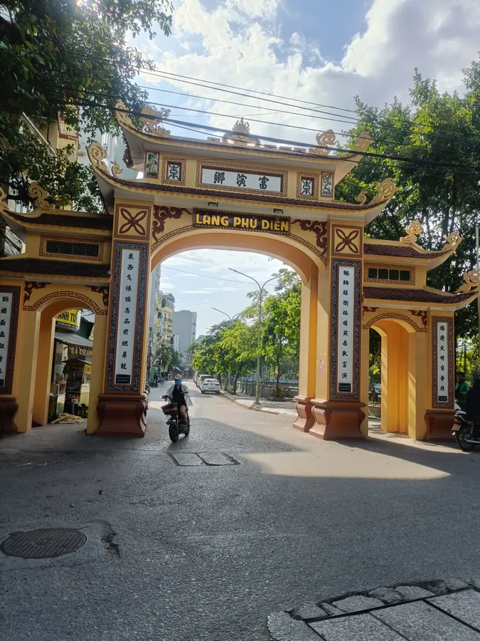 Phú Diễn hơn 60m2xMT 6m oto vào nhà giá 15.8 tỷ