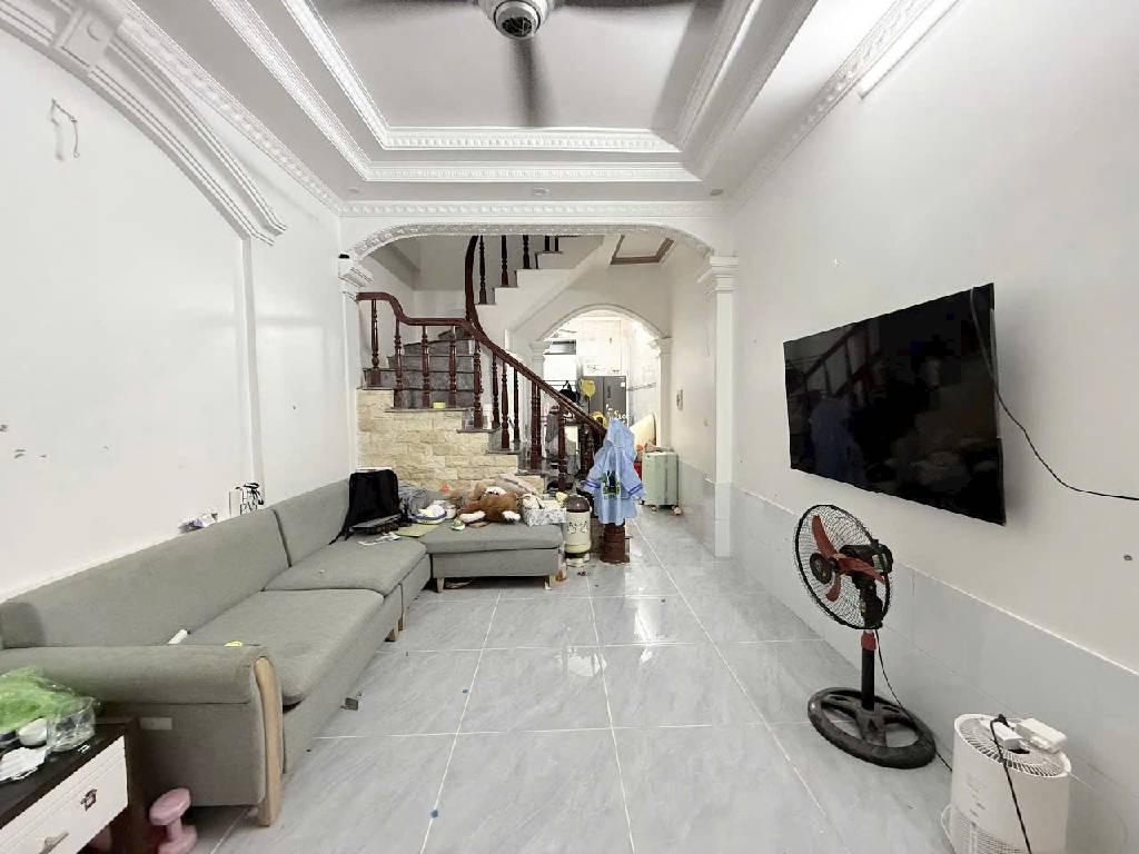 Bán nhà Kim Giang, Thanh Trì, 20m ô tô tránh, 3 gác đỗ cửa, 40m2, 8.2 tỷ