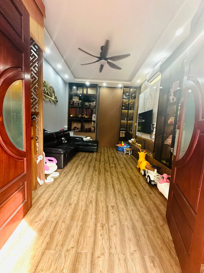 Bán nhà Cầu Diễn 180m2 sử dụng oto vào nhà giá 9.2 tỷ có thương lượng