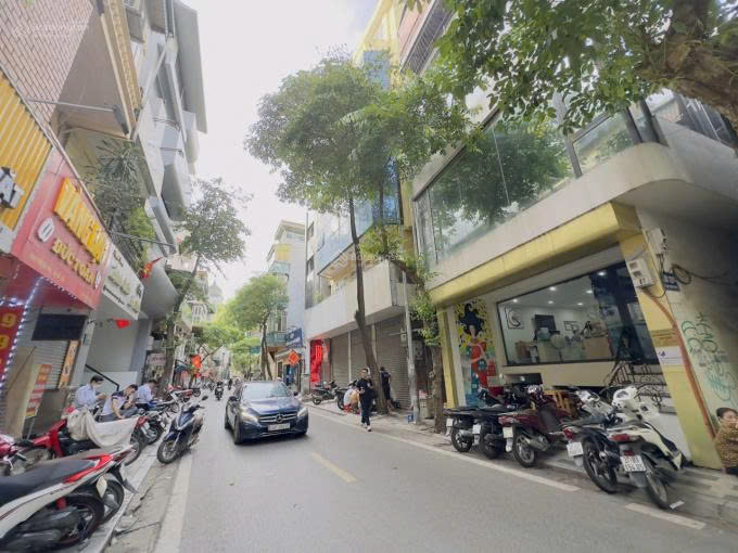 Bán nhà đẹp 4 tầng tại Yên Phụ – Tây Hồ, mặt tiền 5m, gần mặt phố. Giá 6 tỷ