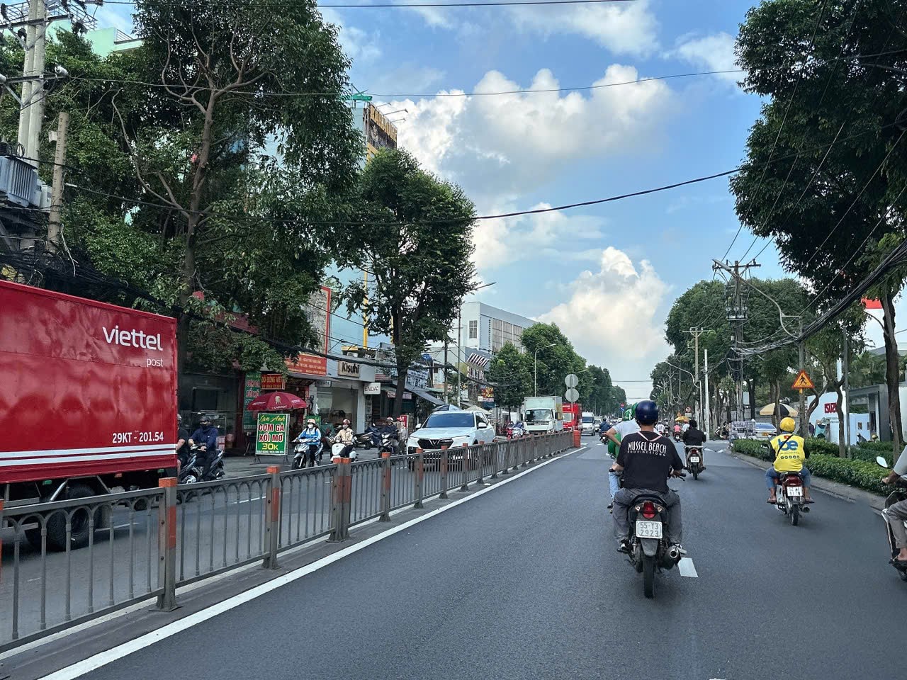 Nhỉnh 9 tỷ có nhà đẹp 5 lầu mới 100% Quang Trung 63m2 ngang 4.2m ngay Mercedes tặng NT