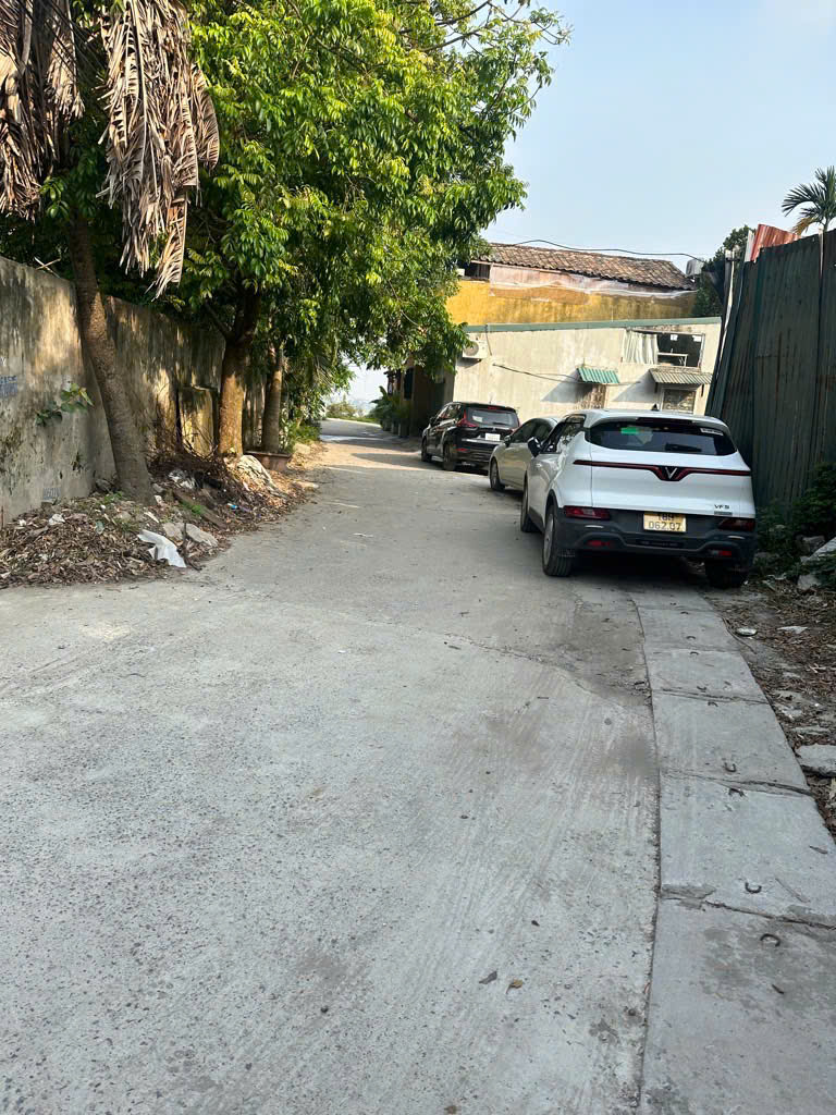 Bán nhà ngõ 465 Ngọc Thuỵ 40m x 3T oto tránh, oto vào nhà chỉ nhỉnh 6 tỷ. LH 0936123469