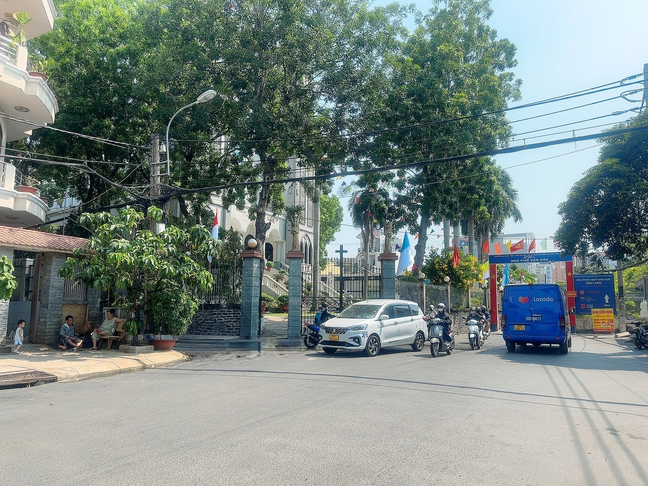 CHDV 6L có HẦM ngang 9m 140m2 26PN+MB thuê HXH tới cửa ngay ĐH Văn Lang DT 170tr 27.5 tỷ