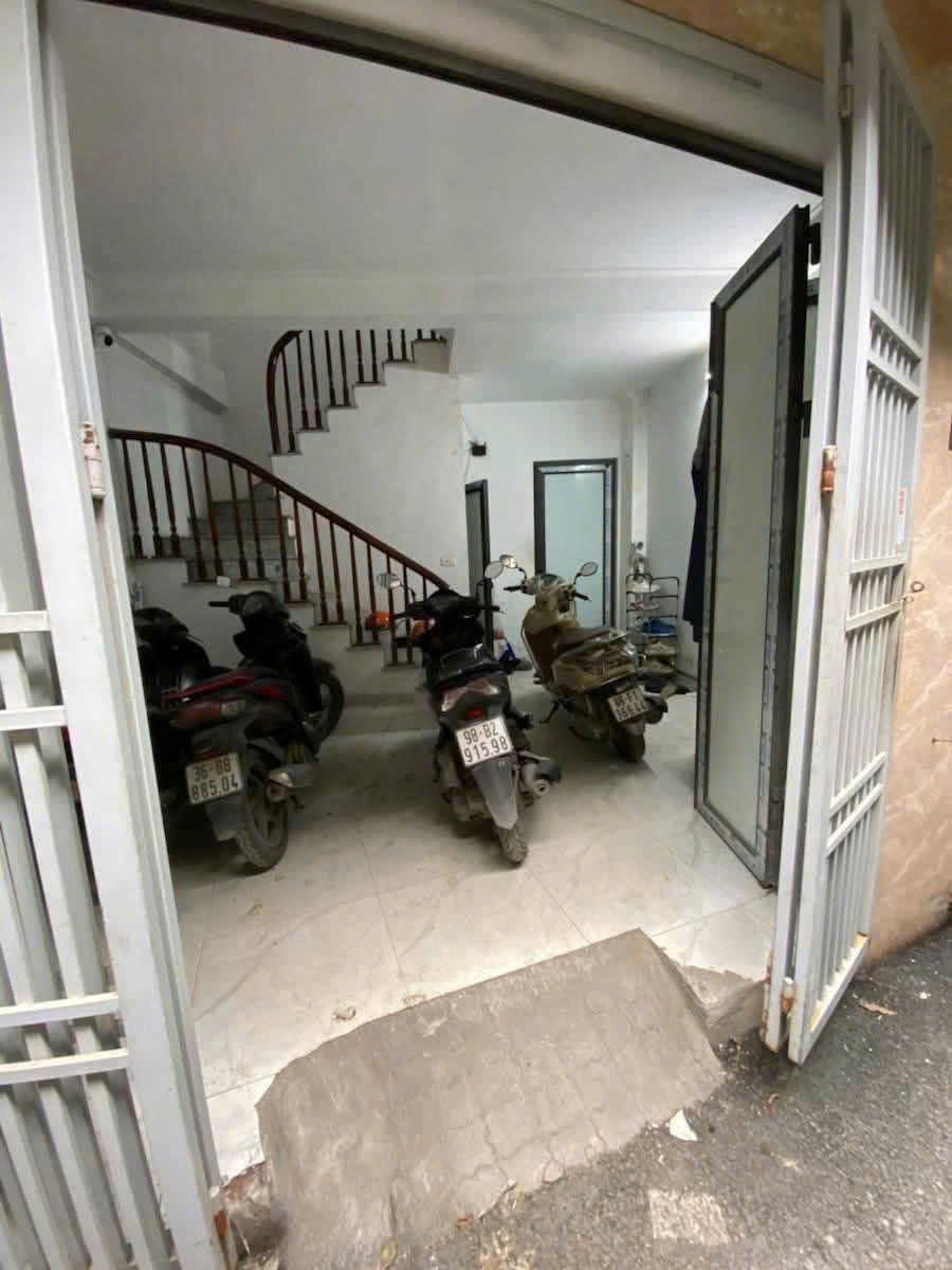 EM CẦN BÁN CĂN NHÀ DÒNG TIỀN – Tại , Đường Nguyễn Xiển,Hoàng Mai, Hà Nội