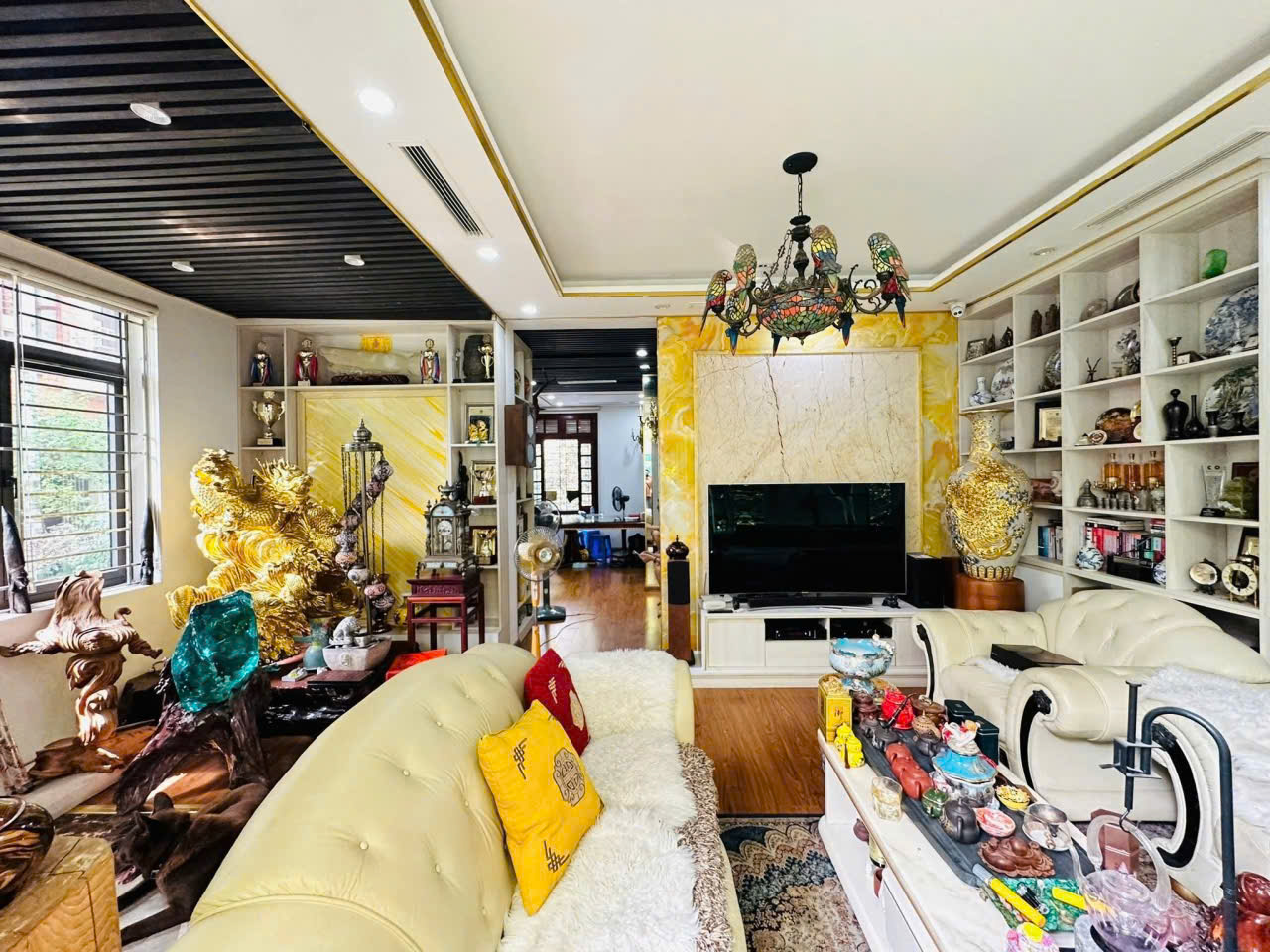 Siêu Biệt thự Bắc Linh Đàm 85m× 4 Tâng.Mt=6,8m. Lô góc 3 thoáng. Thang máy dát vàng