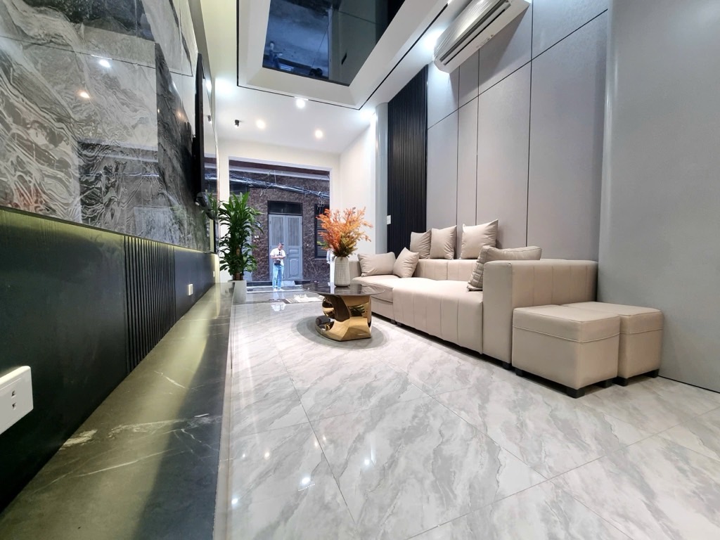 Bán nhà Nguyễn Ngọc Nại, Thanh Xuân, Ô tô đỗ, thông KD, 6T TM, 50m2, 16.8 tỷ(MTG)