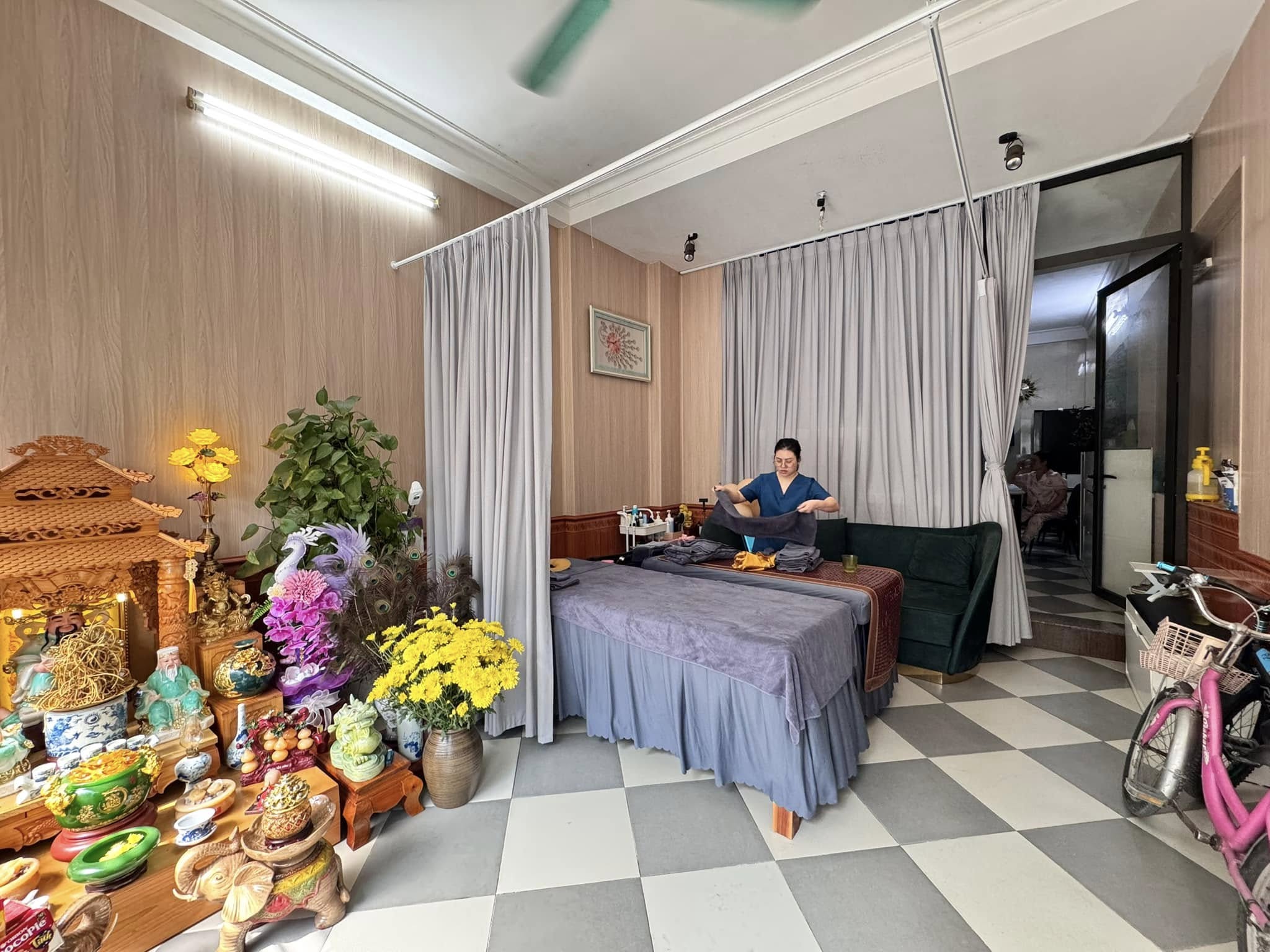 NHÀ LẠC LONG QUÂN – Ô TÔ VÀO NHÀ – KINH DOANH VÔ ĐỐI – NGÕ THÔNG