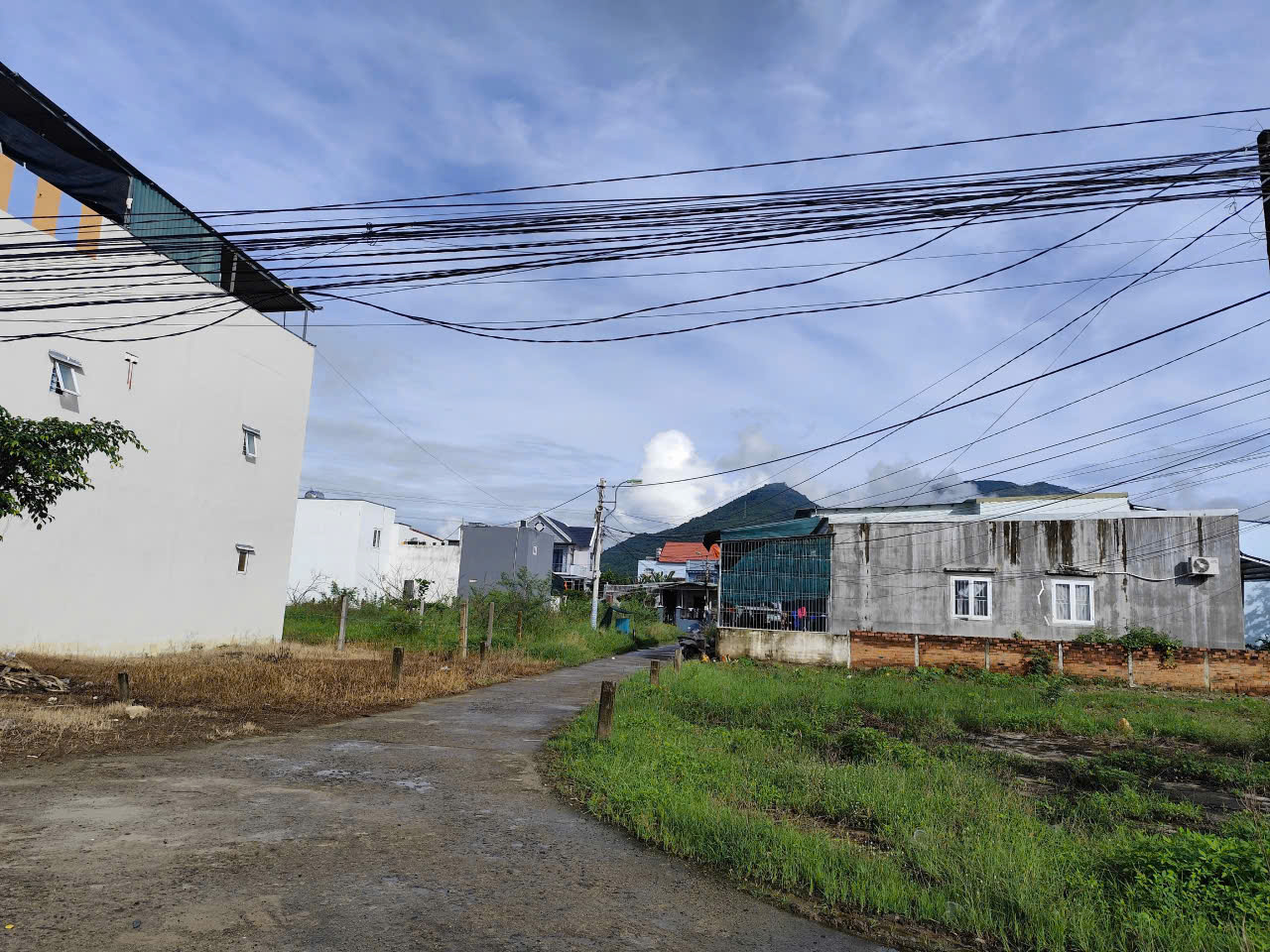 Chính chủ bán lô đất - Vị trí đẹp - Full thổ cư - Cách đường Thôn Trung, Vĩnh Phương 20m