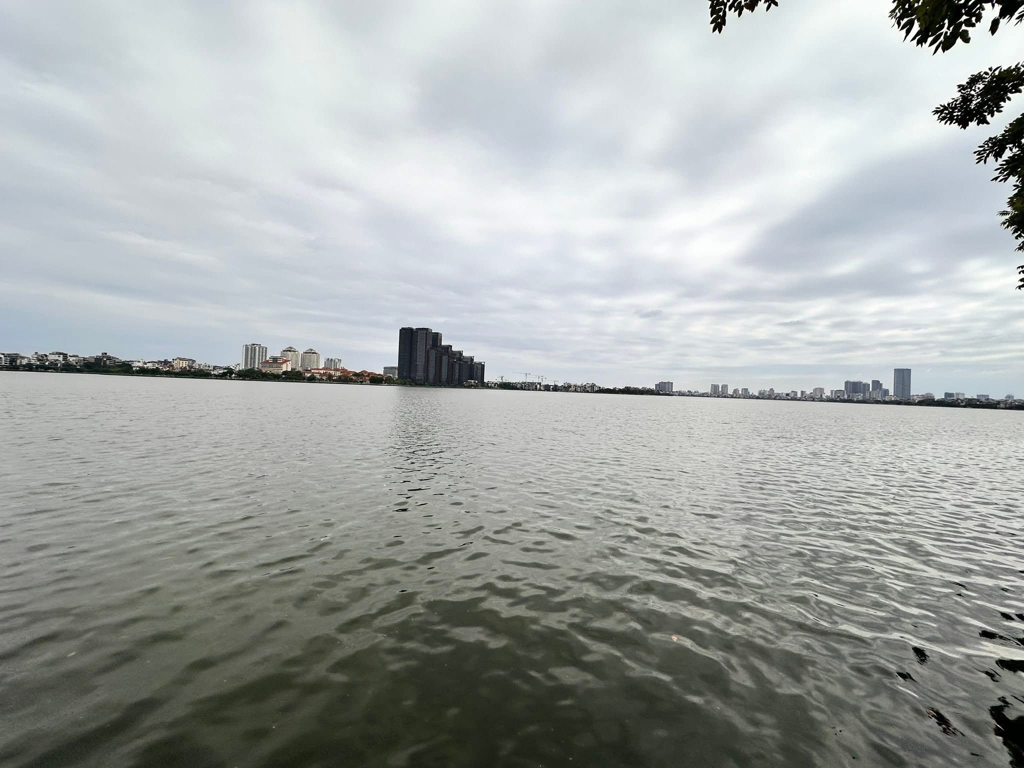 Cực hiếm Mặt Hồ Tây, đoạn đẹp view toàn cảnh, 6 tầng hầm Thang Máy, DT 88m2 MT 5m giá 9x tỷ