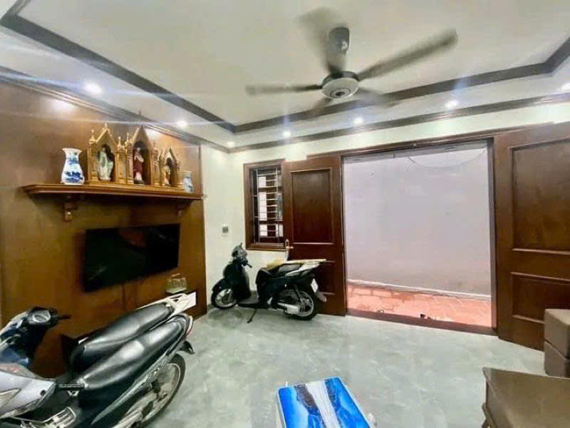 NHÀ ĐƯỜNG CẦU GIẤY – DÂN XÂY ĐẸP – 3 MẶT THOÁNG – Ở SƯỚNG CỰC PHẨM